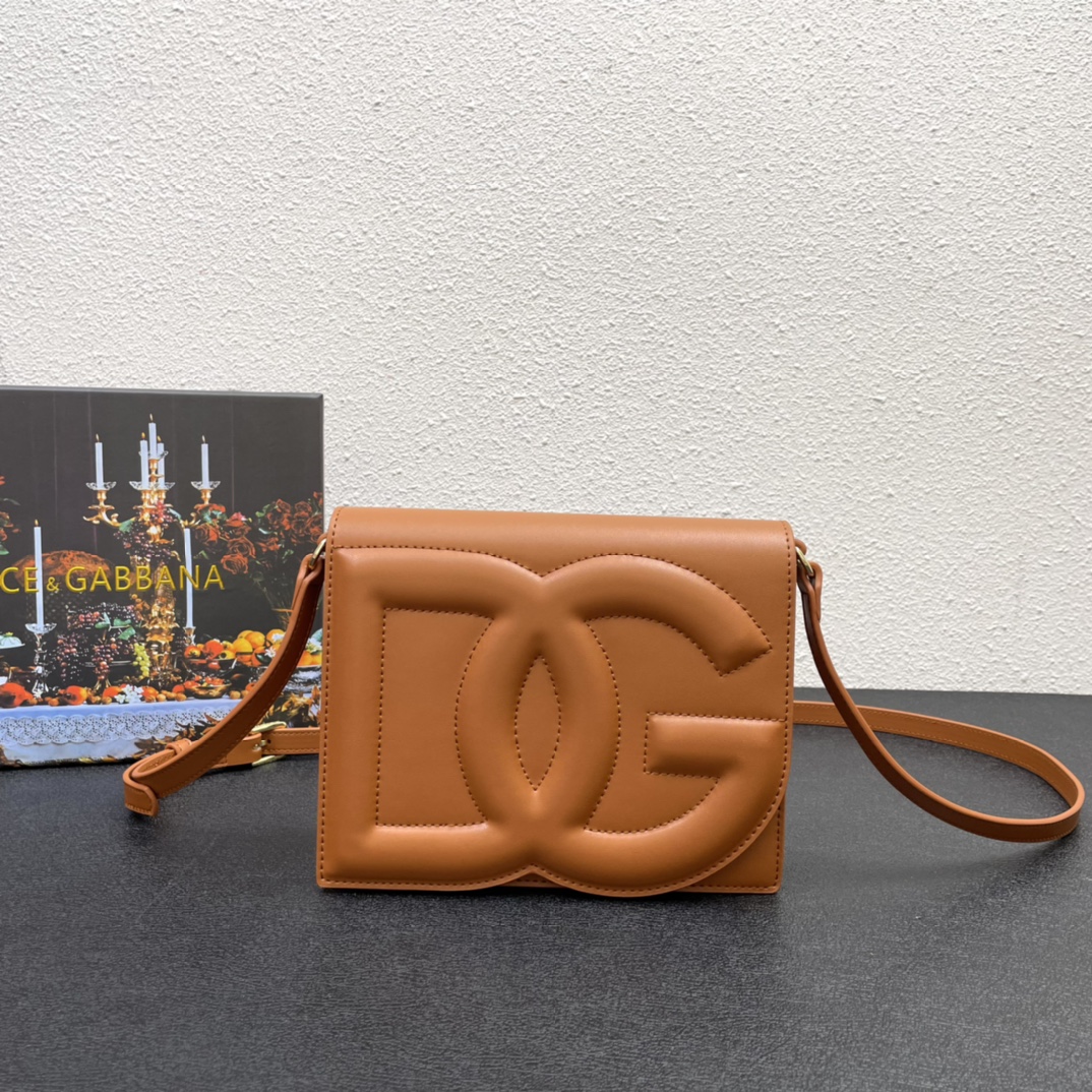D&G Classic Style Embossed Logo Cowhide Shoulder Bag AM25110636