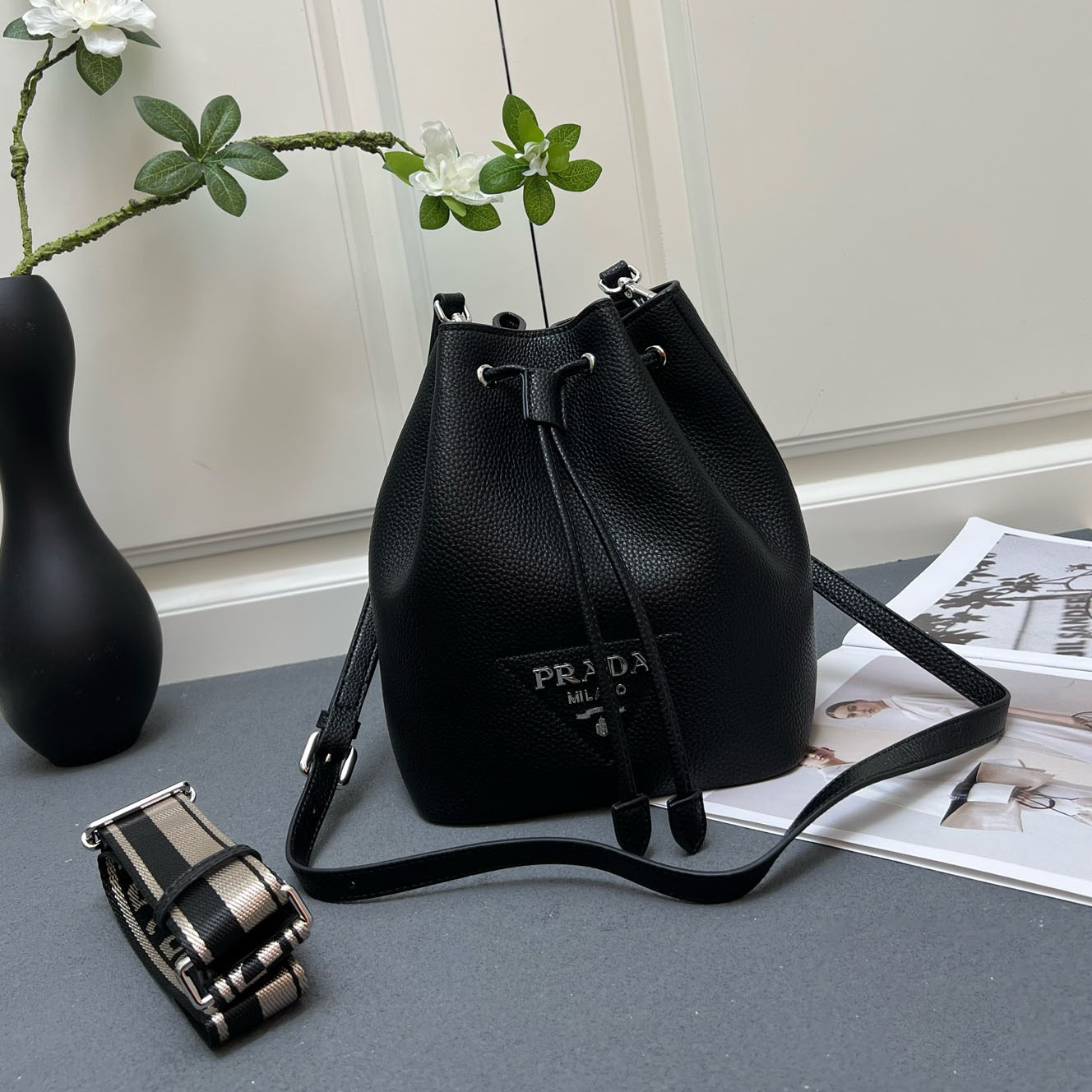 PRA 25New Bucket Bag AM25110655