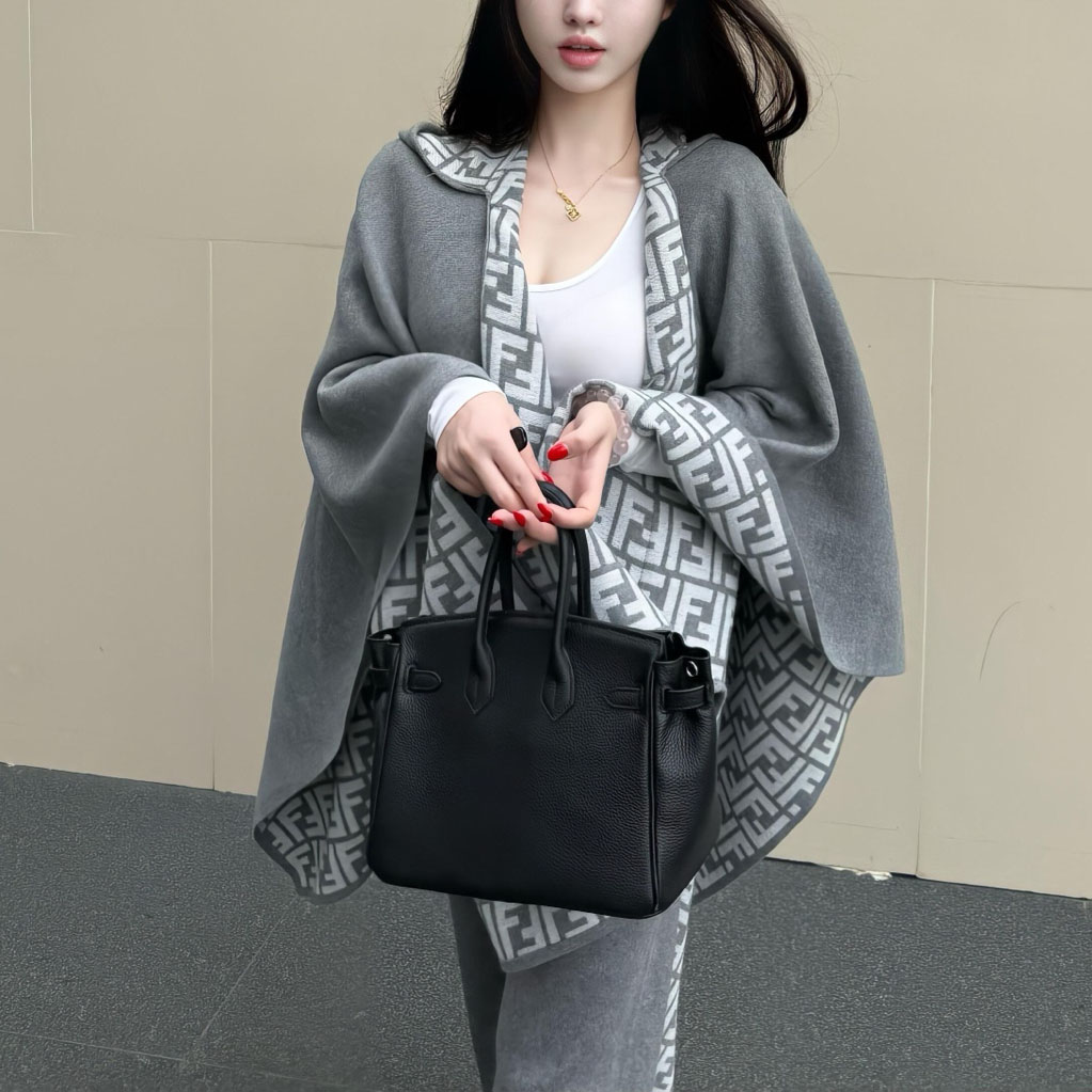 FD Reversible Hooded Cape AM25110606