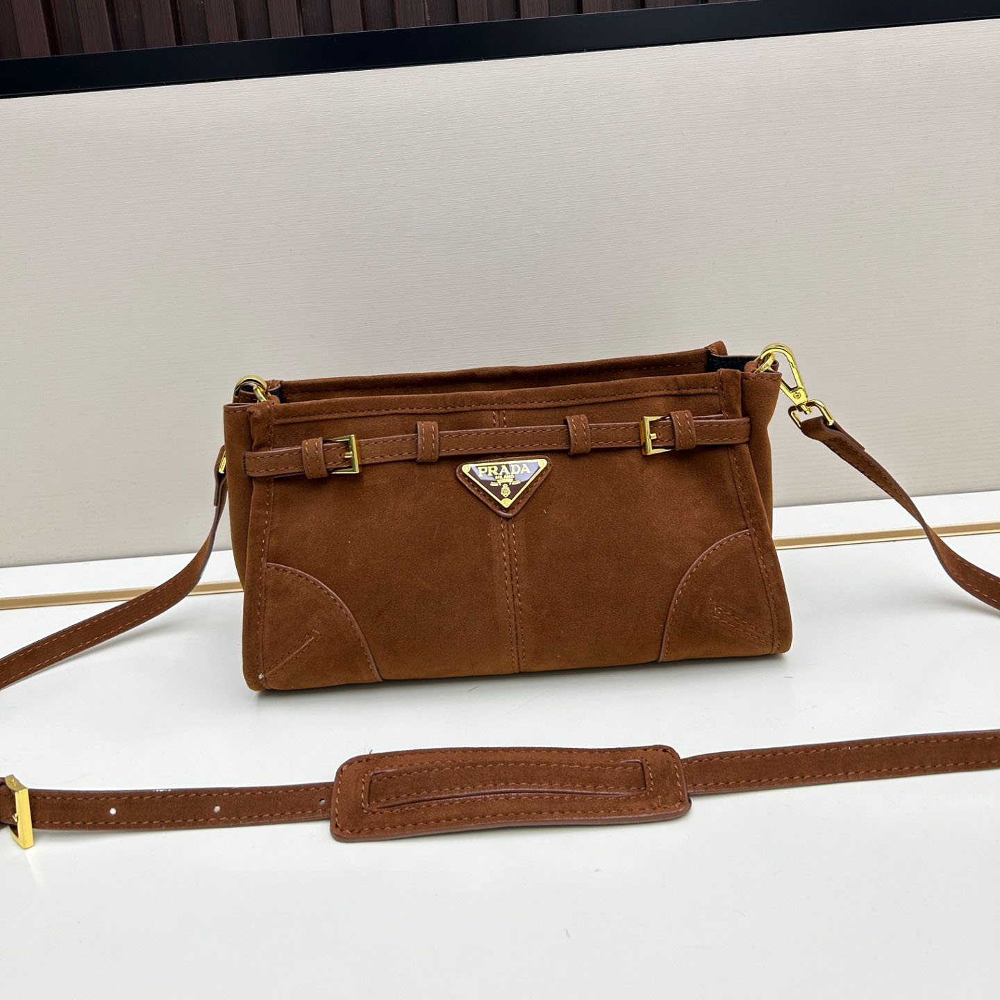 PRA Softlux-Brown Suede AM25110639