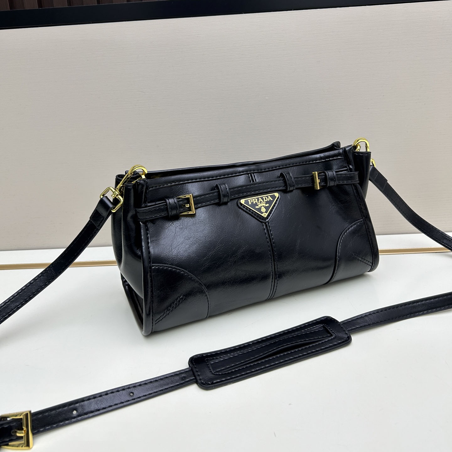 PRA Softlux-Black Oil-Waxed Leather AM25110640