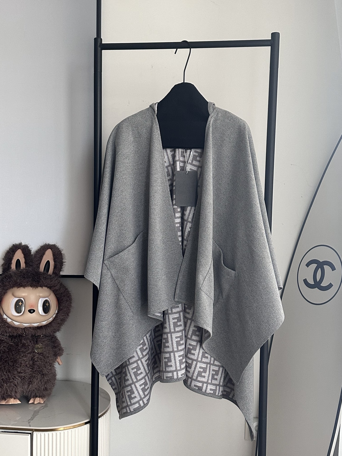 FD Reversible Hooded Cape AM25110606