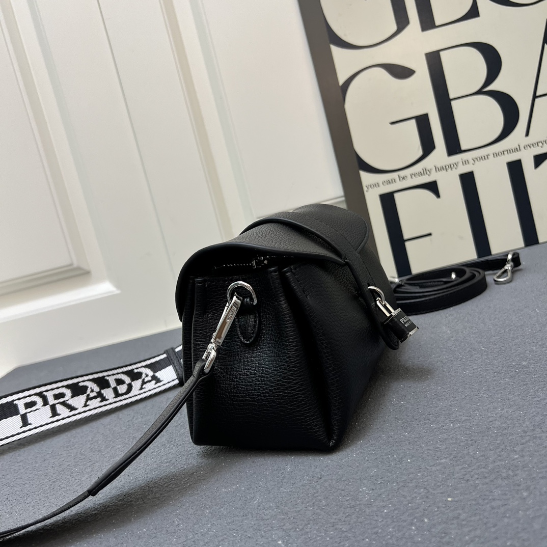 PRA Lock Accent Shoulder Tote Bag XX25110703