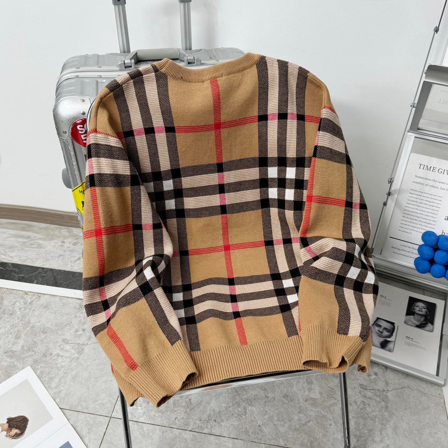 Bur Classic Plaid Crew Neck Sweater NG111026