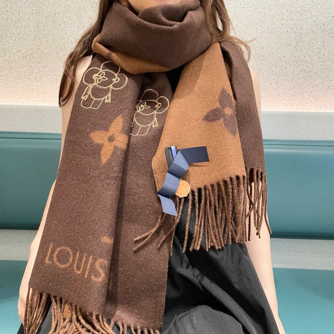 LV Classic Double-Sided Cashmere Blend Scarf  NG111001