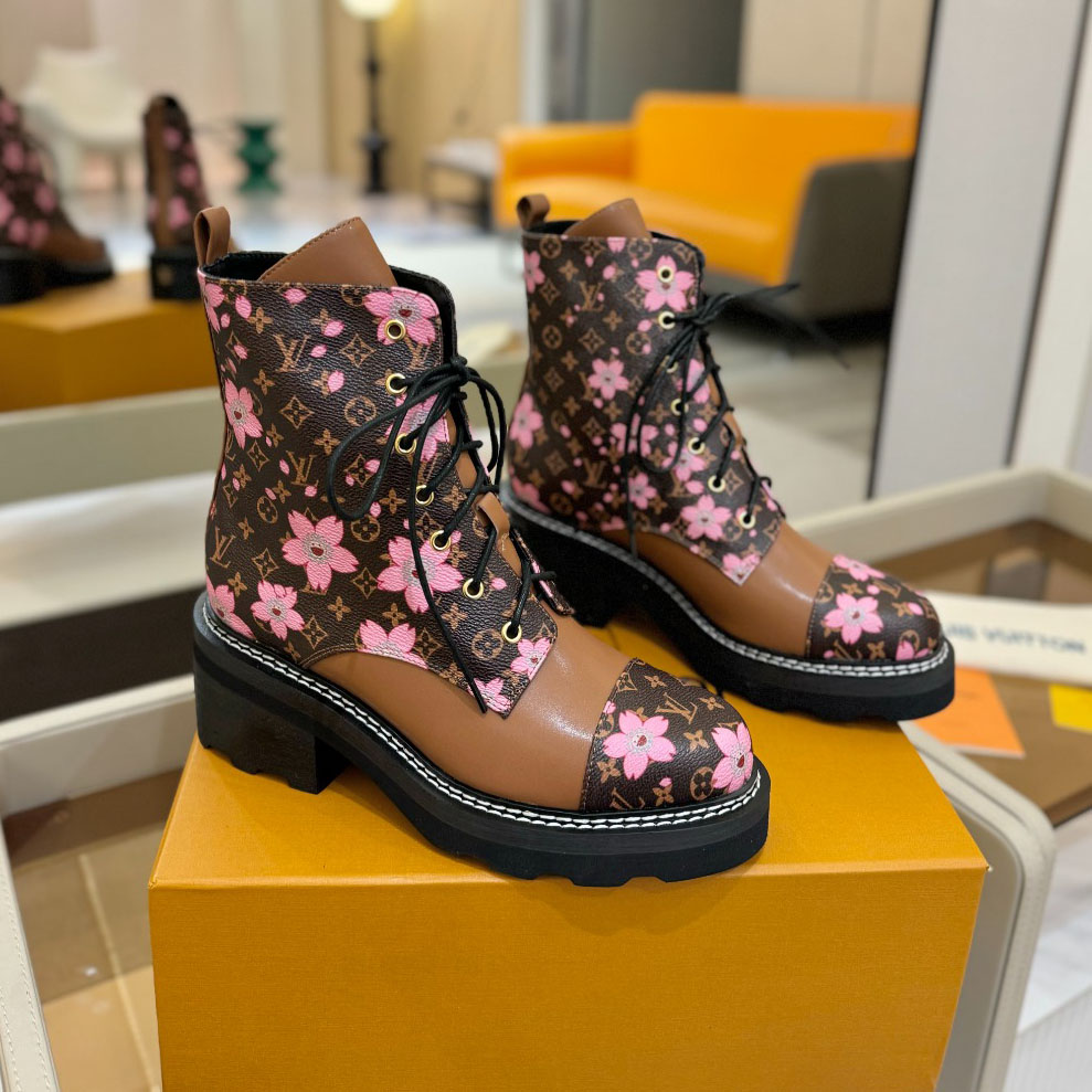 LV Collaboration Women's Dr. Martens-Inspired Boots NG111018