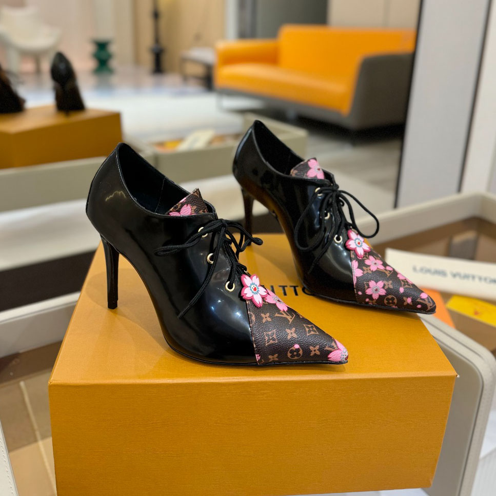 LV Monogram Patchwork Leather Women's Pointed-Toe Heels NG111015