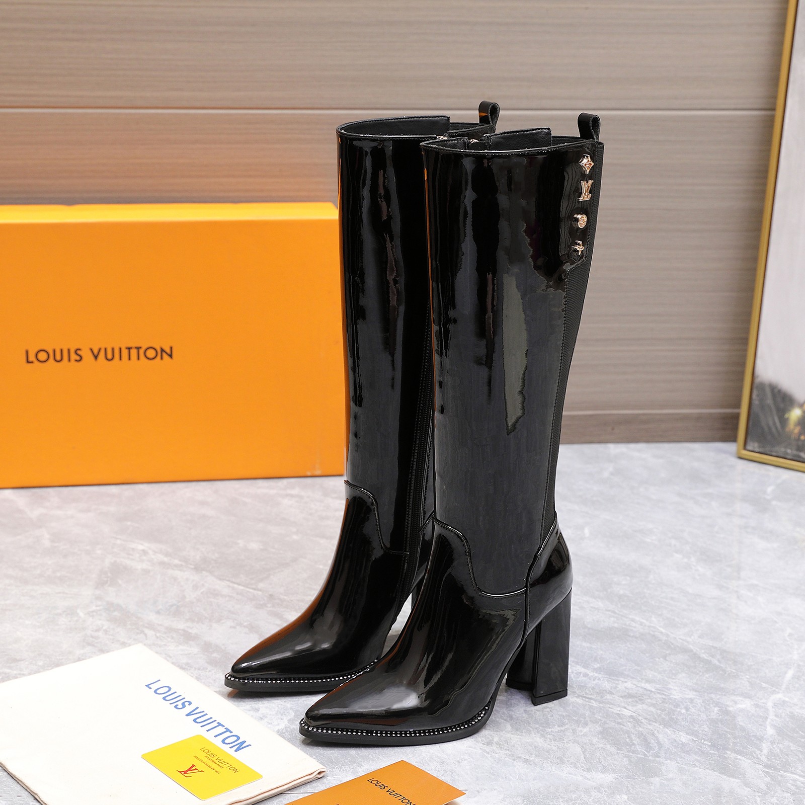 LV Silhouette Pointed-Toe Boots NG111011