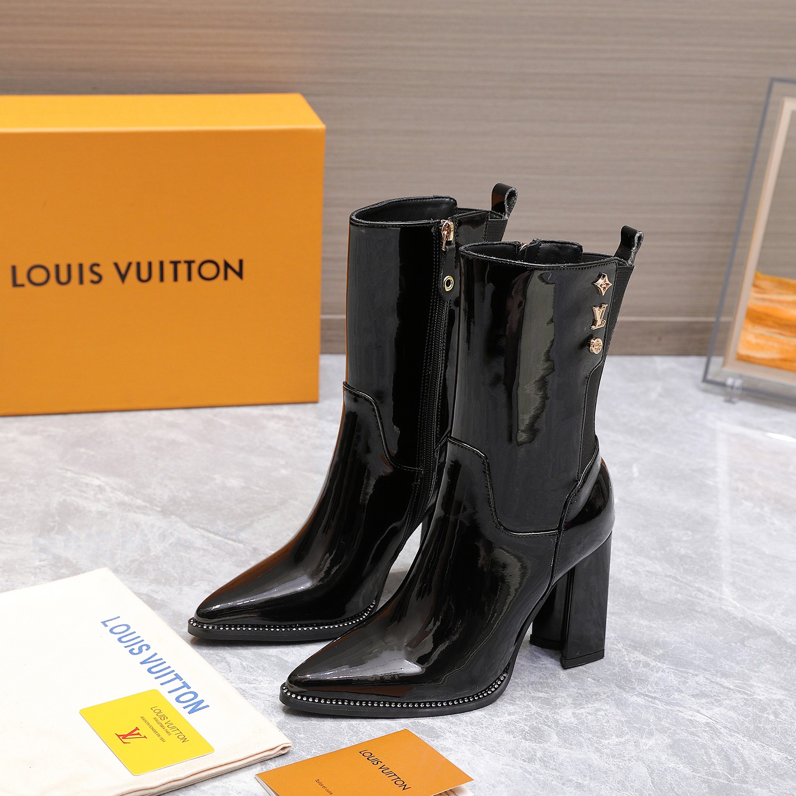 LV Silhouette Pointed-Toe Riding Boots NG111010