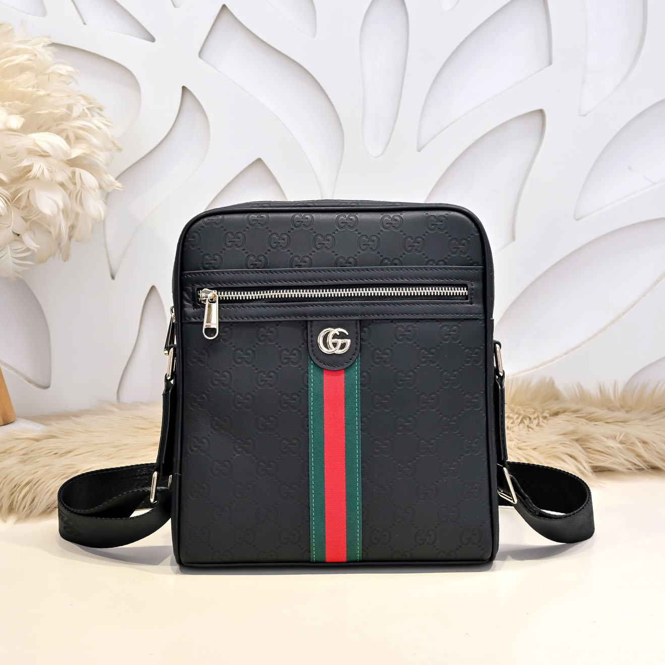 GG Men's Classic Crossbody Bag NG101030
