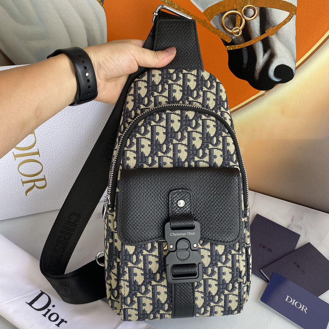 CD Men's Oblique Embroidered Chest Bag NG101044