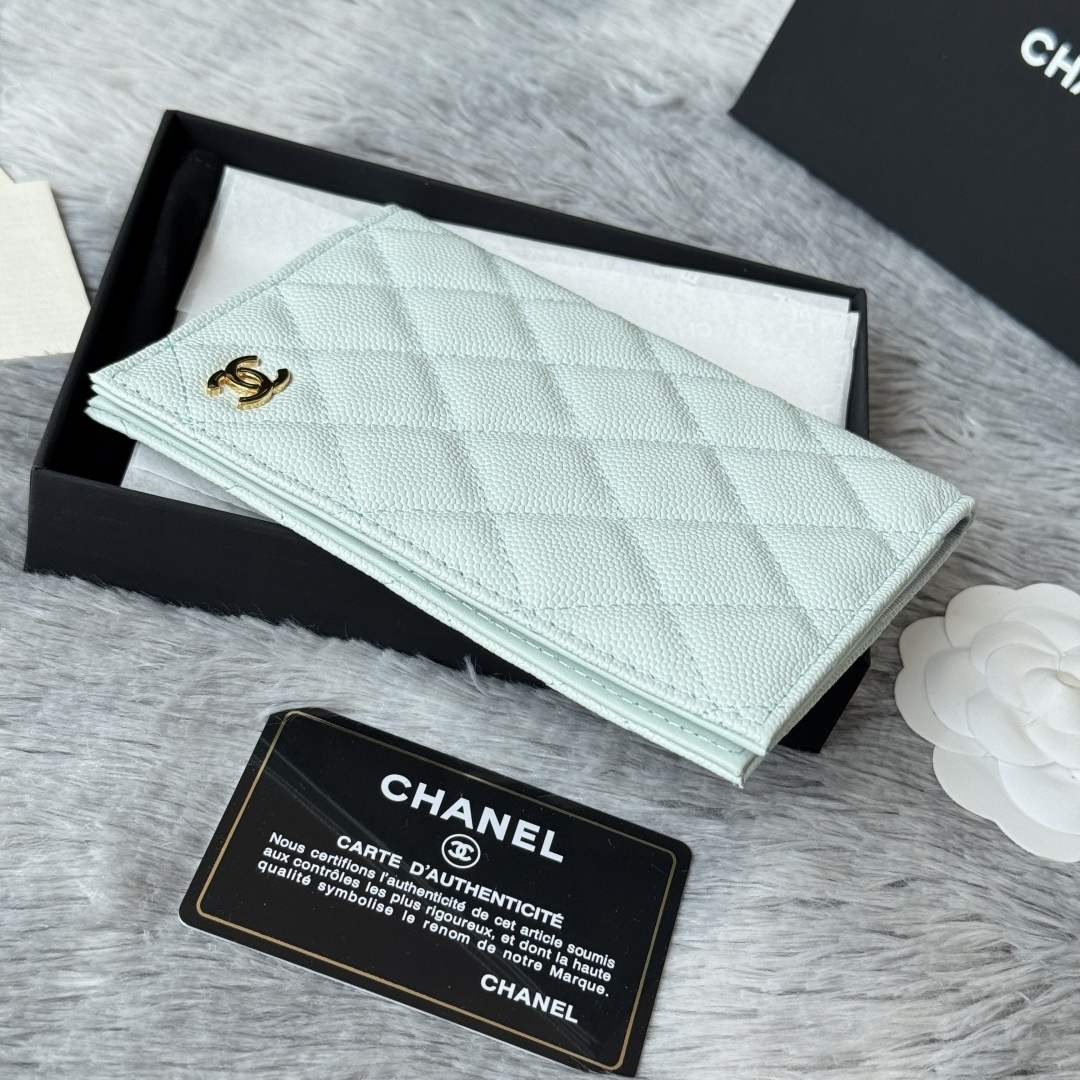 CH Classic Passport Holder NG101709