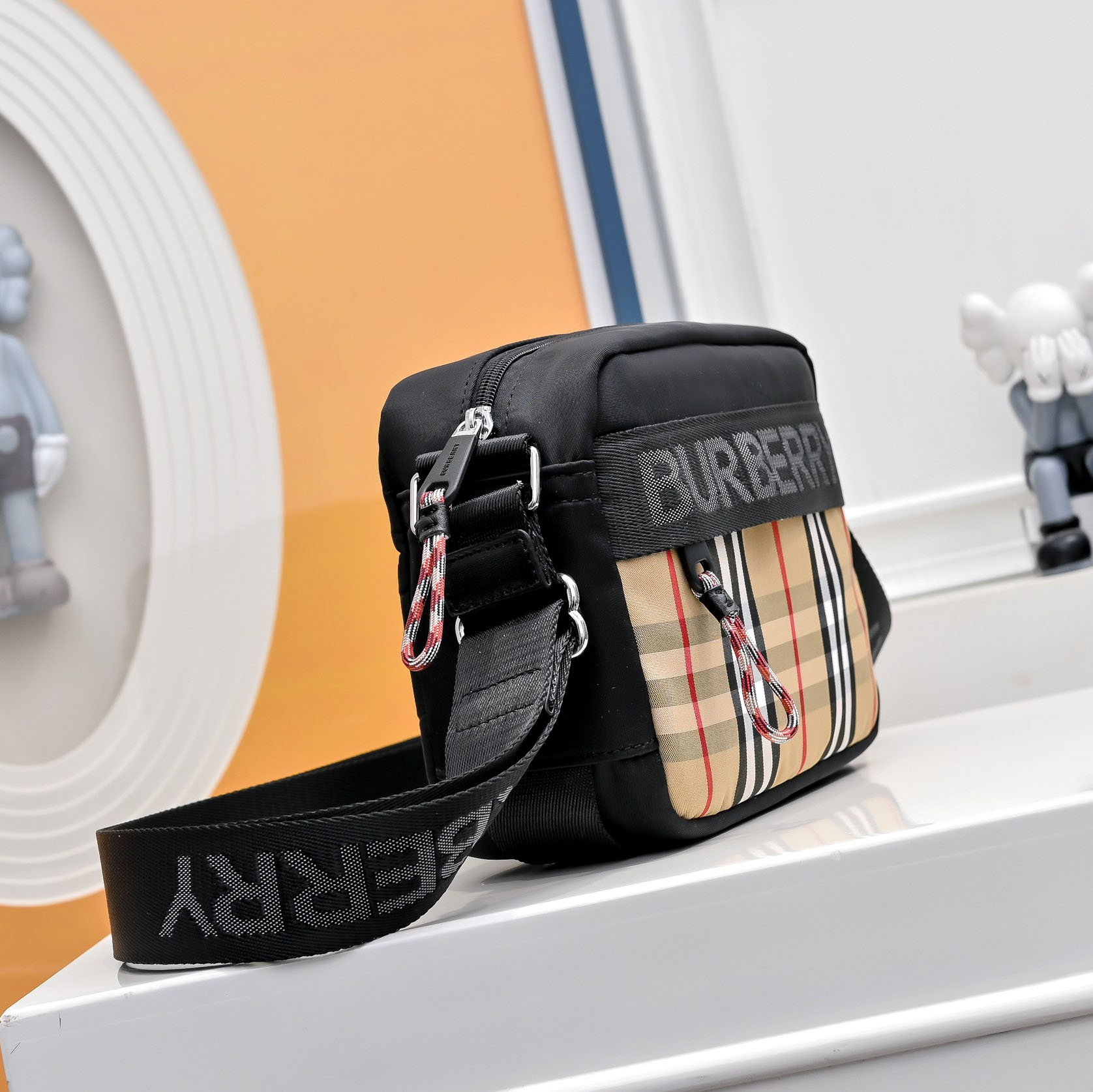 Bur Classic Crossbody Bag Ev25061104