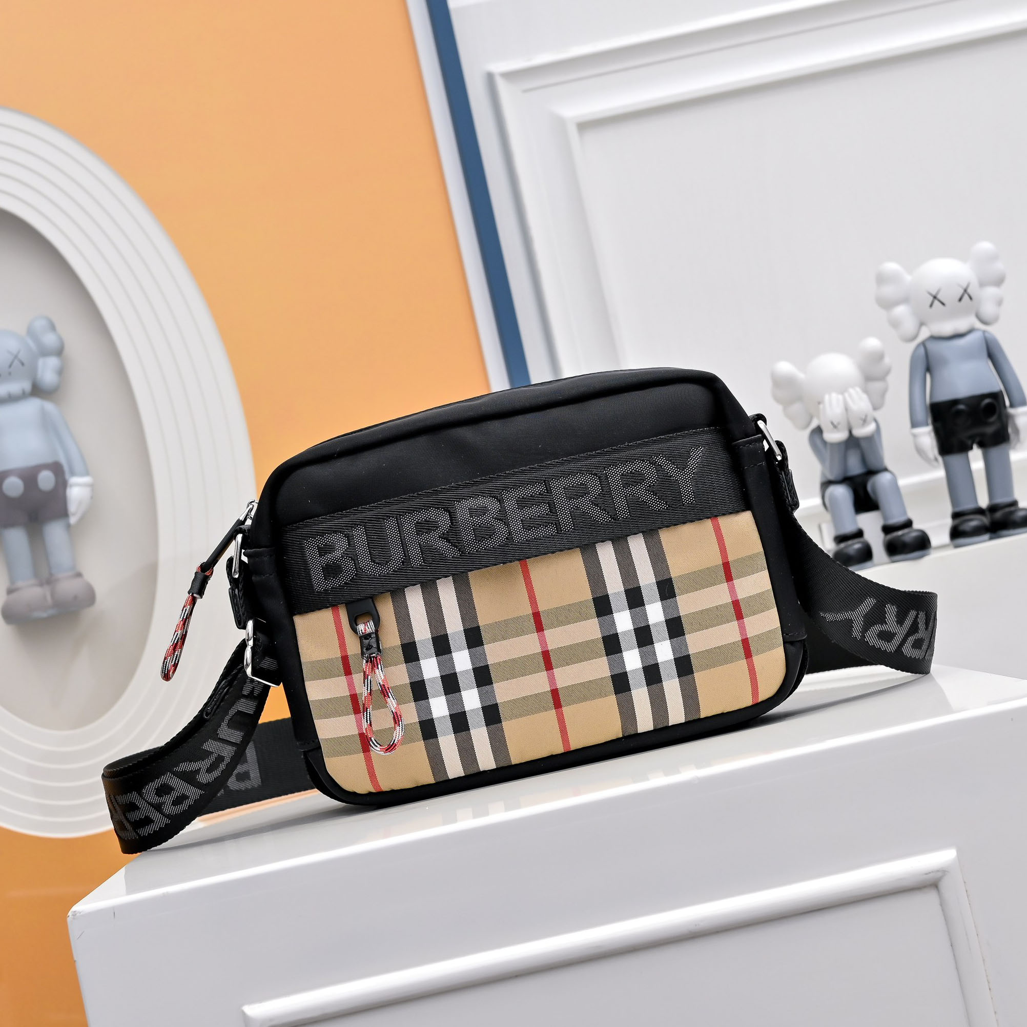 Bur Classic Crossbody Bag Ev25061104