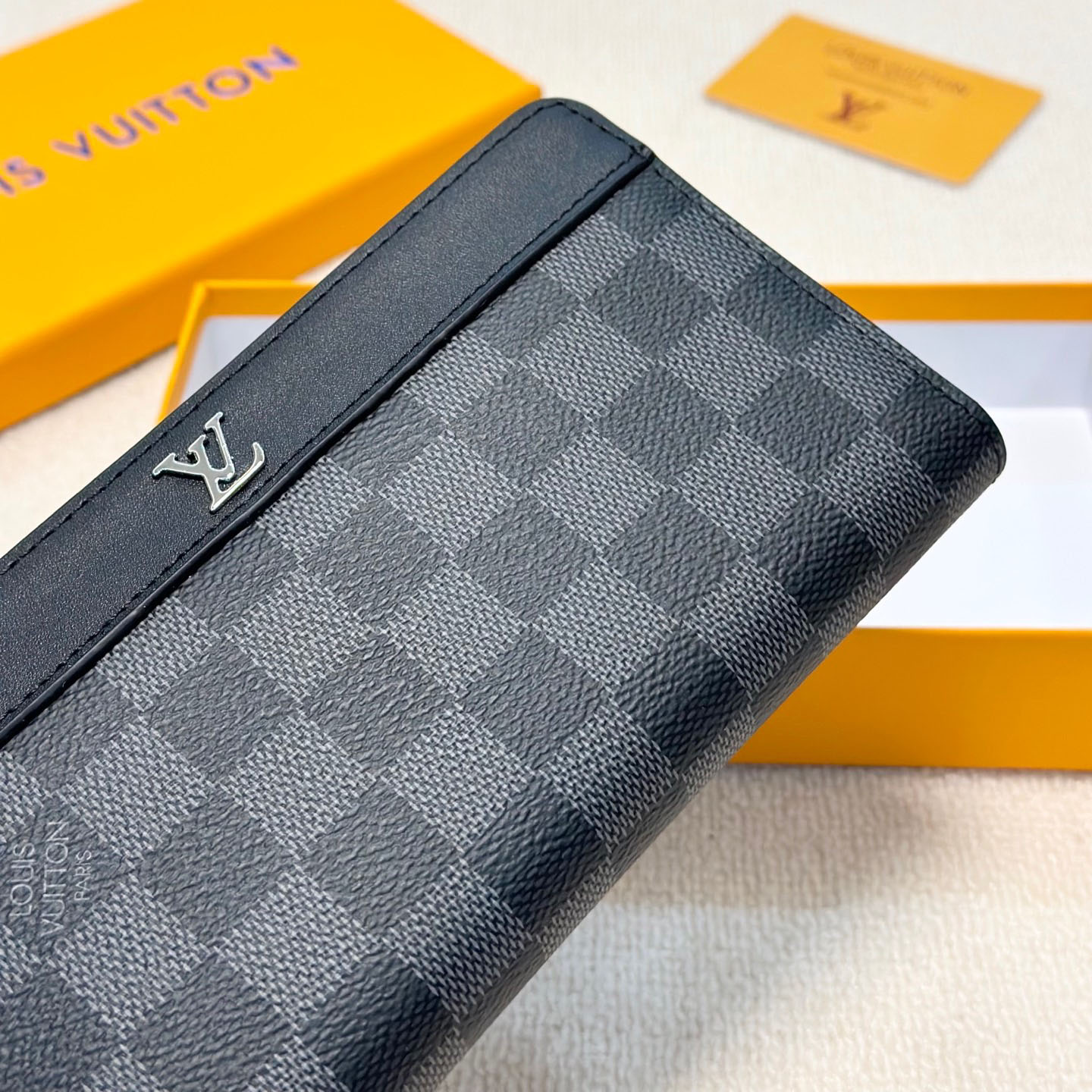 LV Men's Damier Long Wallet NG101721