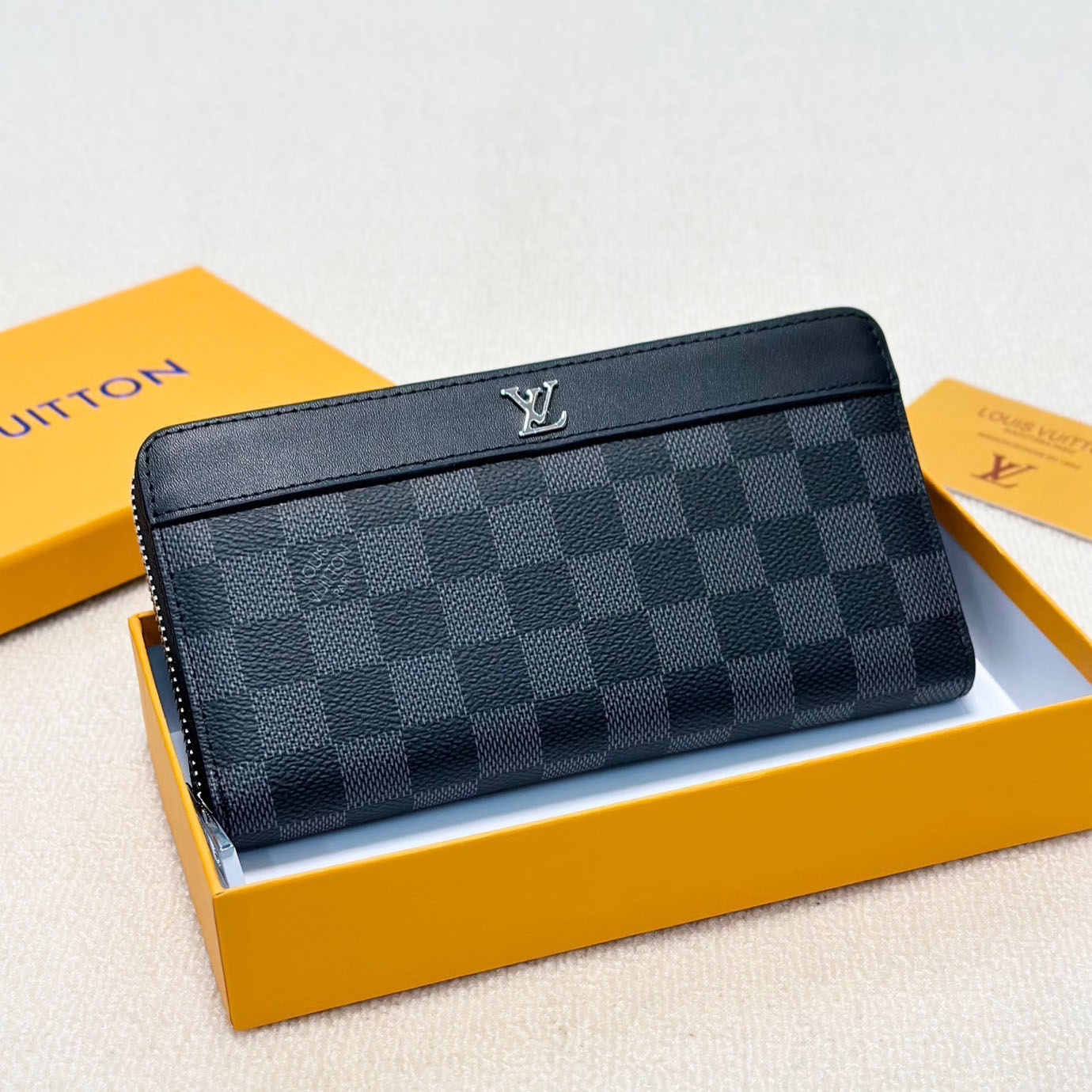 LV Men's Damier Long Wallet NG101721