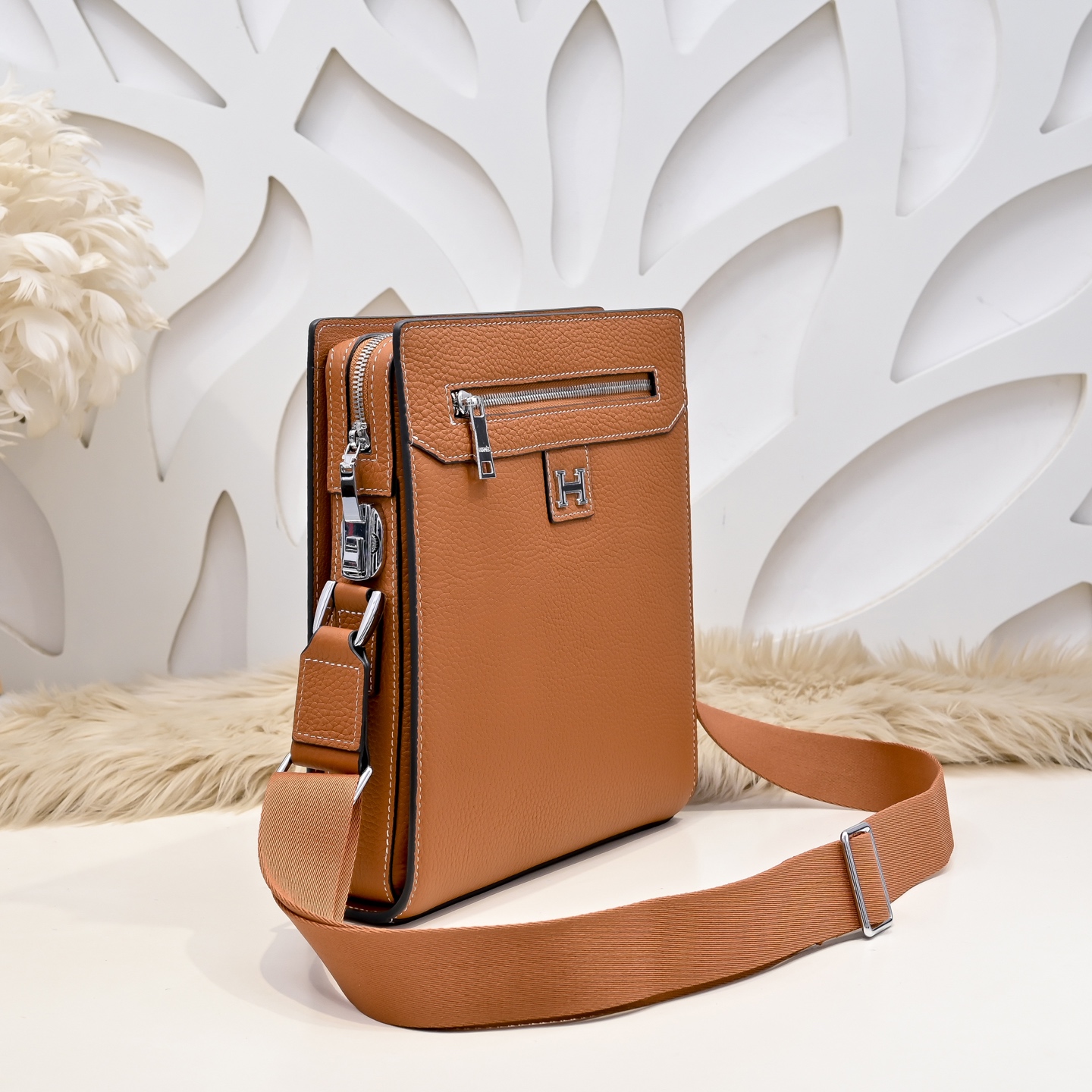 HM Men's Classic Crossbody Bag NG201009