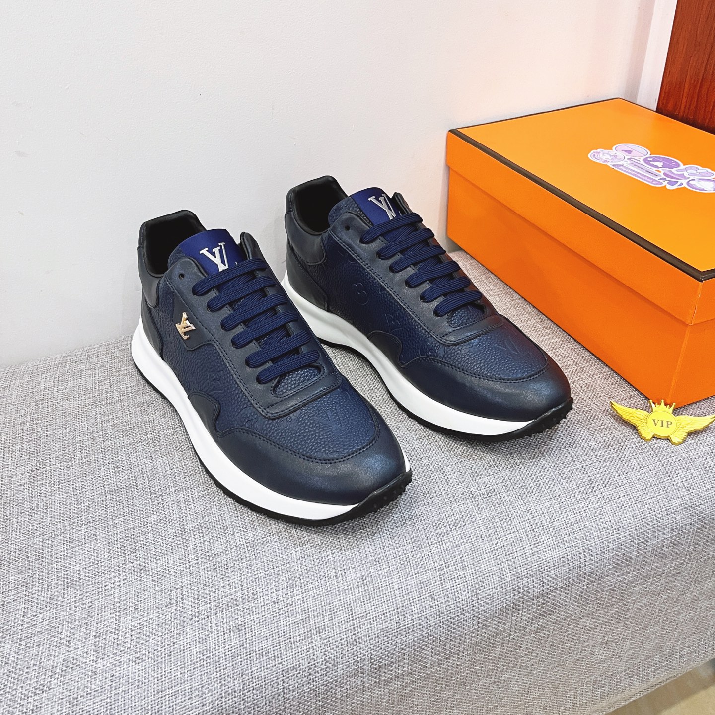 LV  Men's Casual Sneakers YVTF111305
