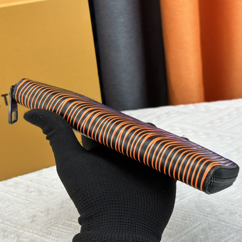 LV Men's Gradient Zipper Wallet NG101745