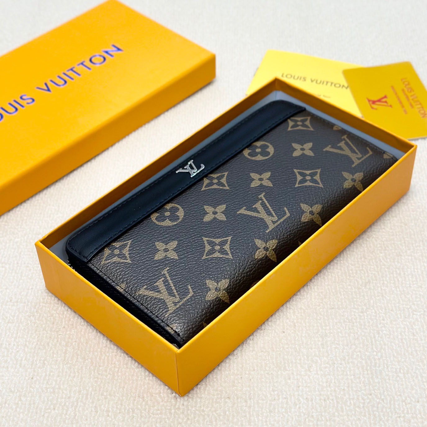 LV Men's Monogram Long Wallet NG101722