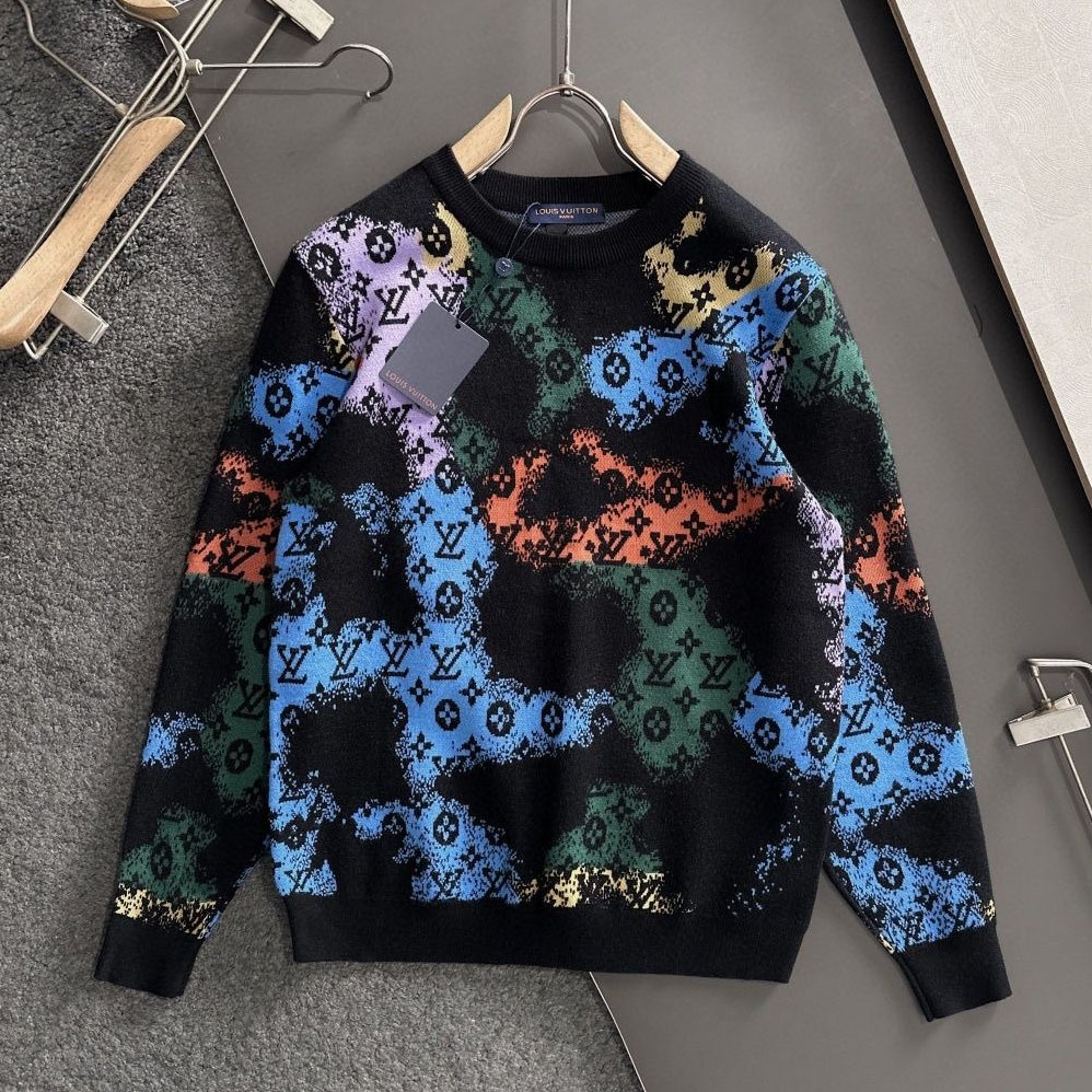 LV Men's Crew Neck Knit Sweater NG551009