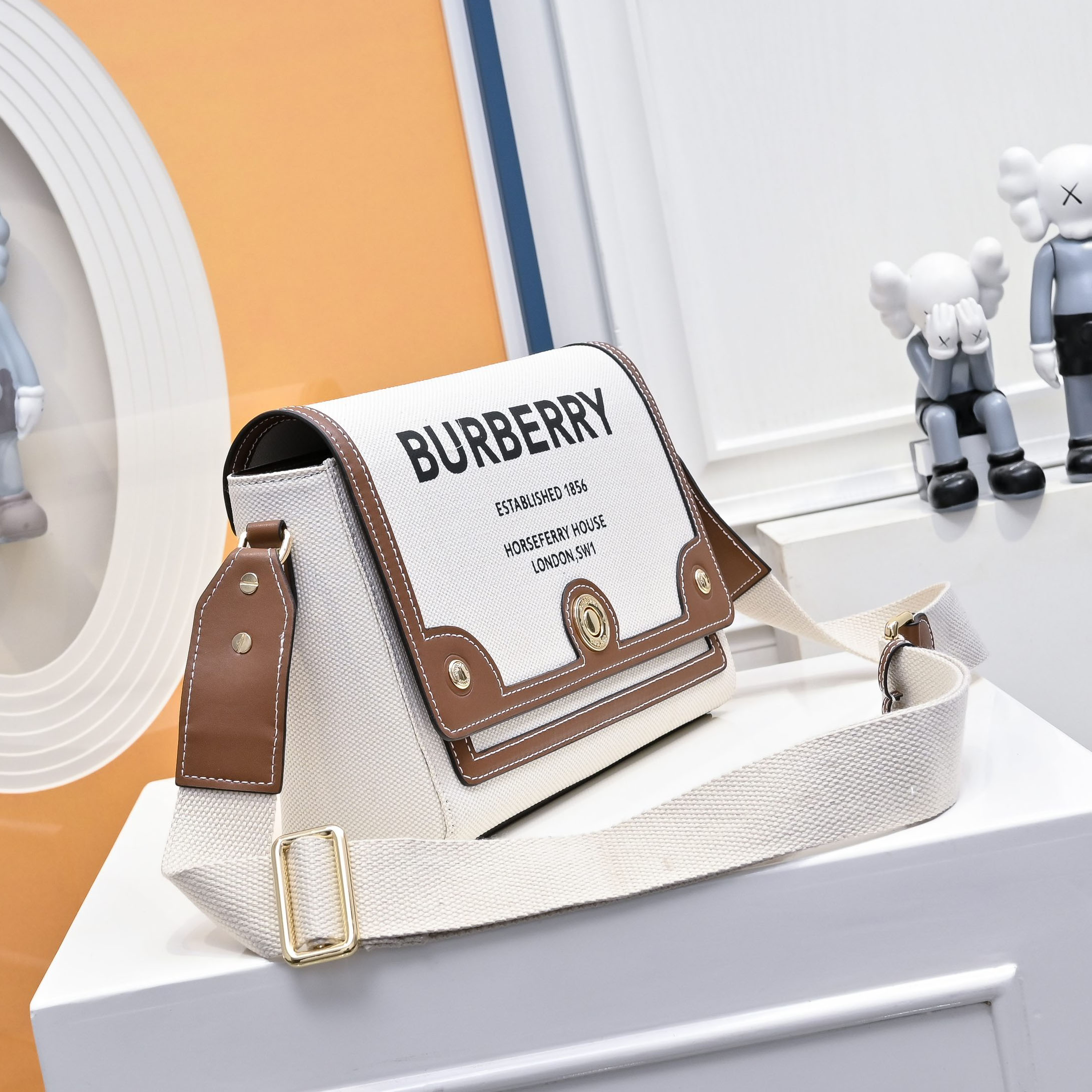 Bur Women's Classic Crossbody Bag GDJ250430