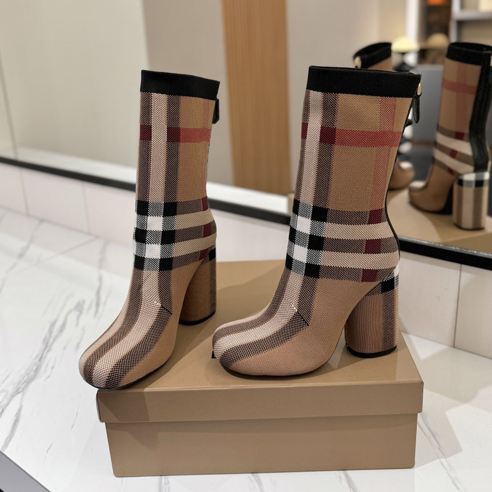 Bur Classic Round Toe Chunky Heel Boots NG551027