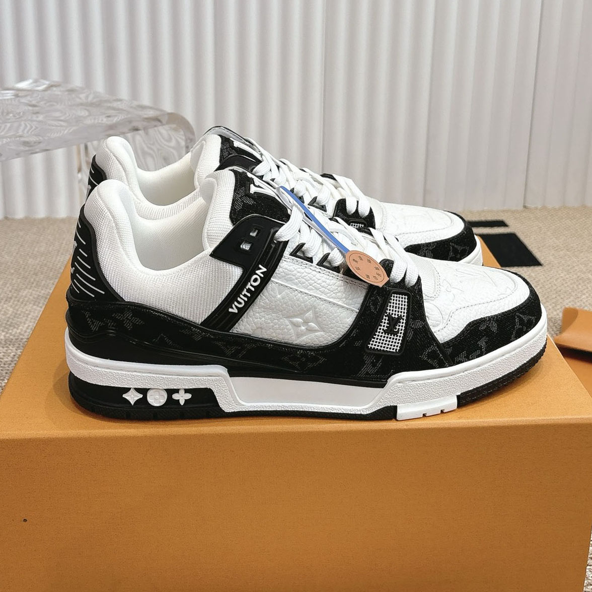 LV Trainer Monogram Sneaker YV25092007