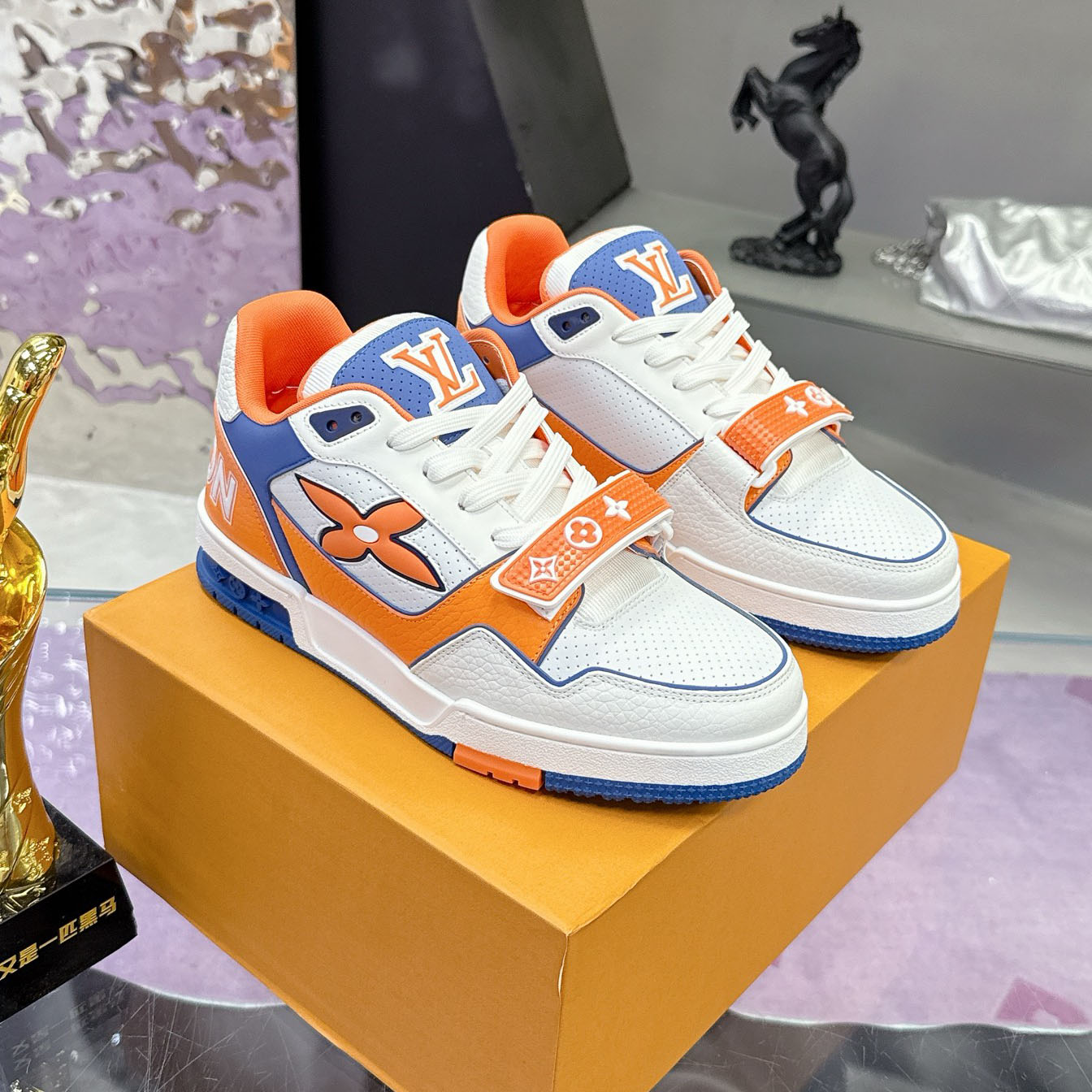 LV 25 New Velcro Sneakers NG111804