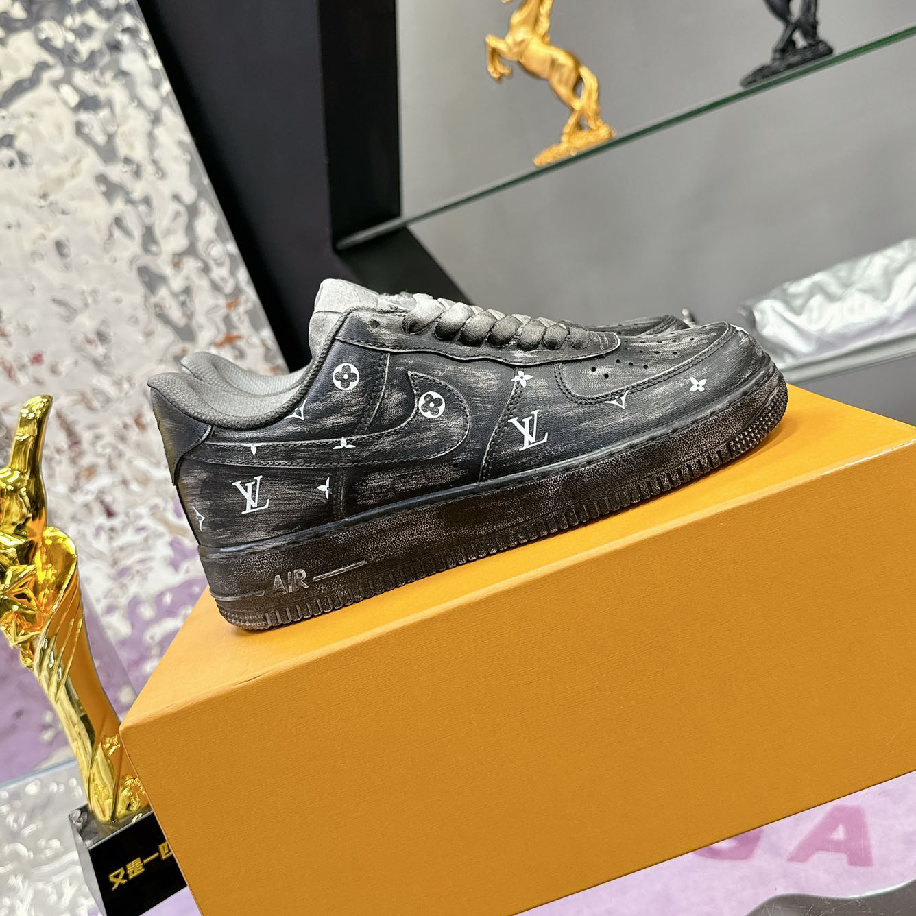 LV x NK Distressed Sneakers NG111813