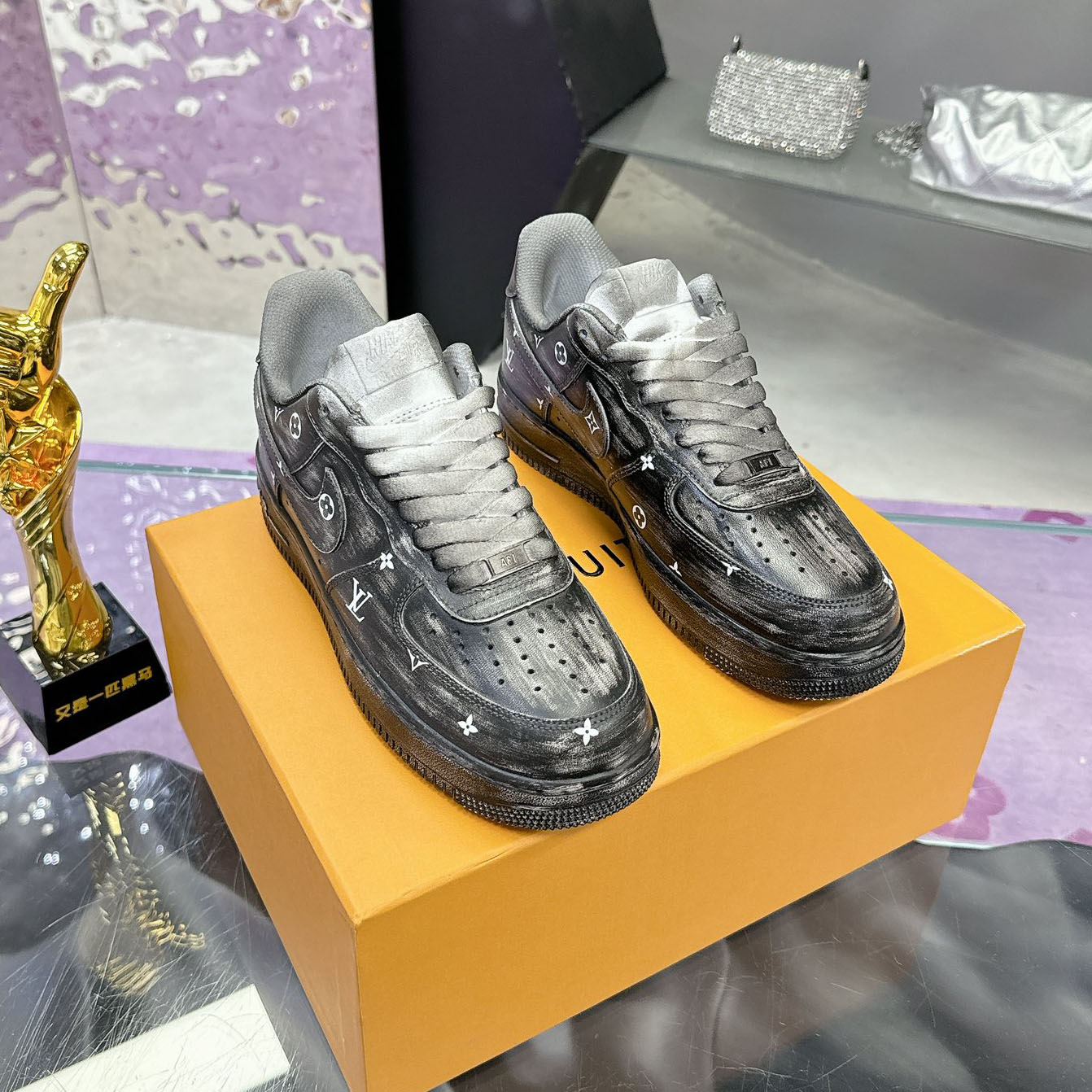 LV x NK Distressed Sneakers NG111813