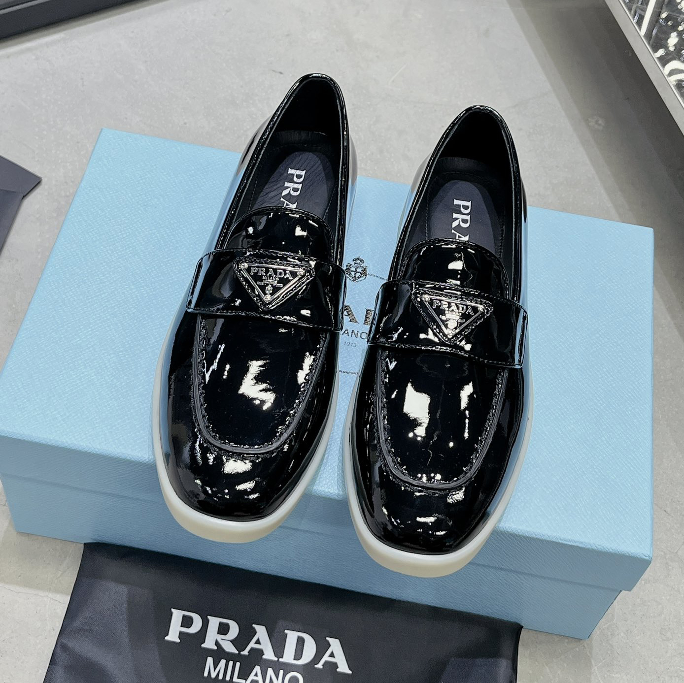 PRA Classic Patent Leather Loafers NG111909