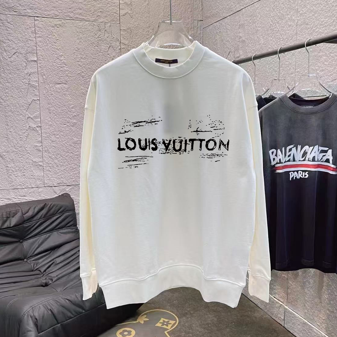 LV Men's Classic Graffiti Crew Neck Sweatshirt NG111836