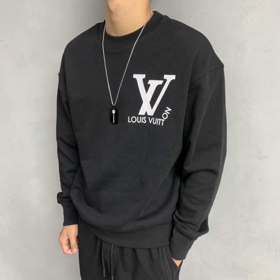 LV Men's Classic Crew Neck Sweatshirt FNG112004