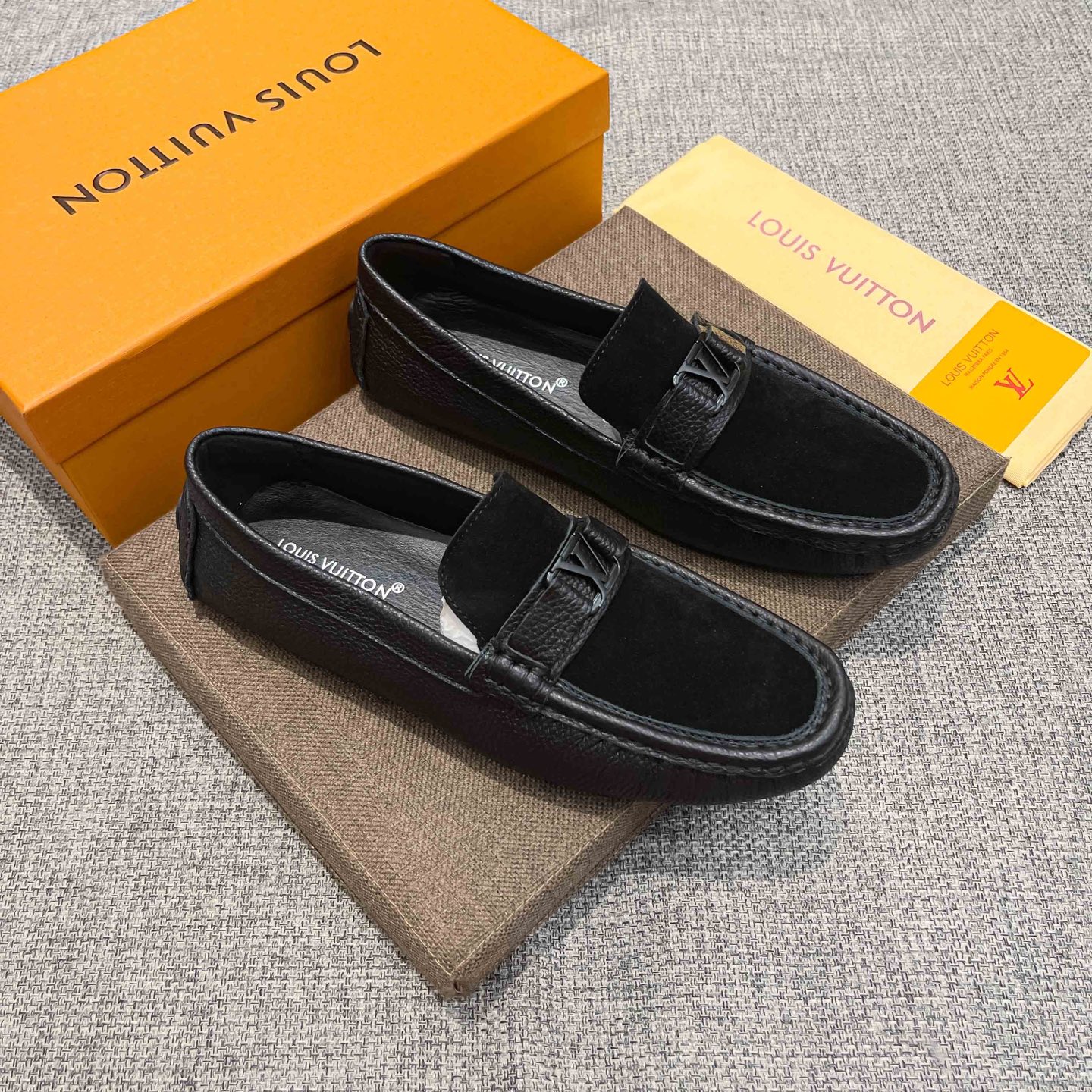 LV Men's Casual Loafers XX25090838