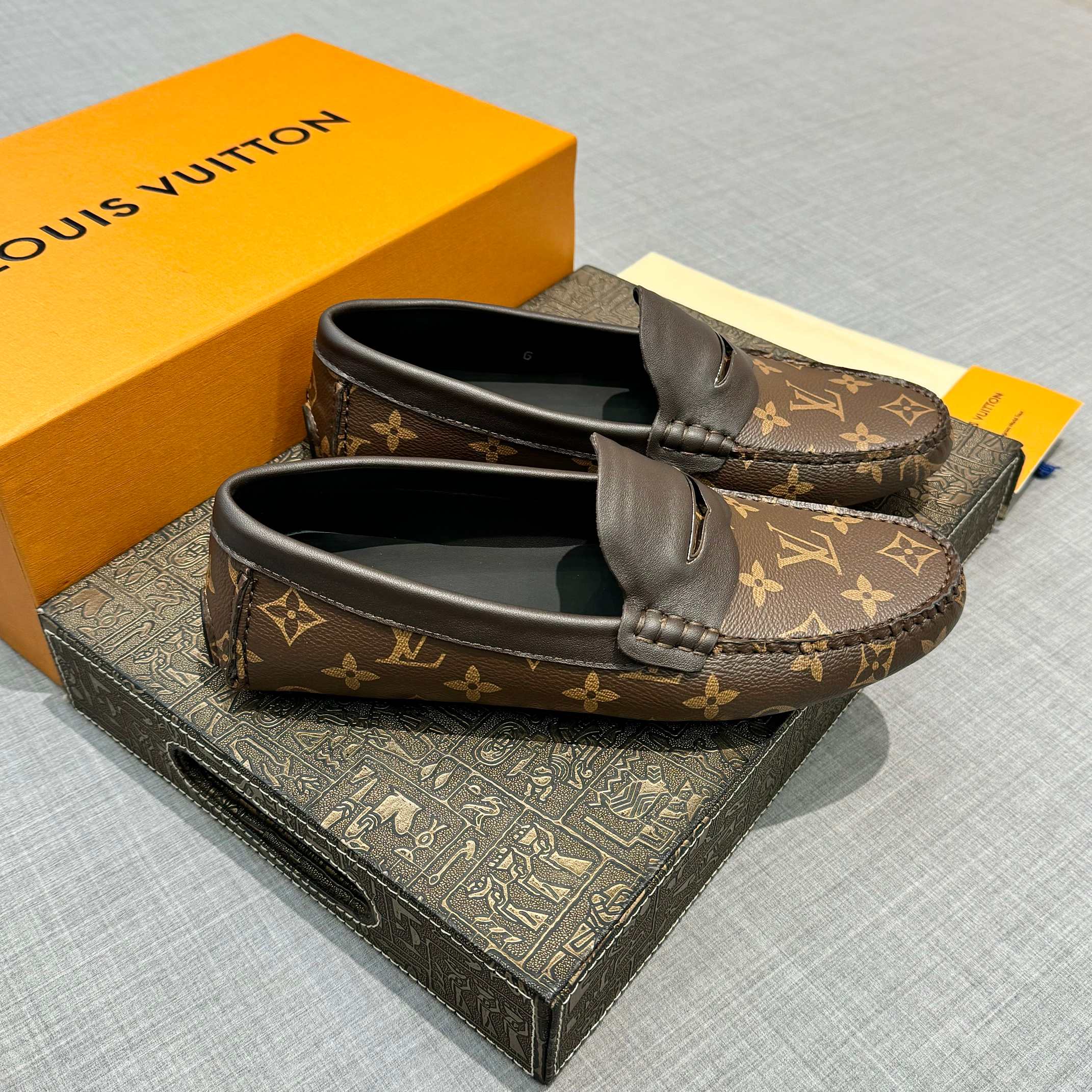 LV Men's Classic Monogram Loafers FNG112119