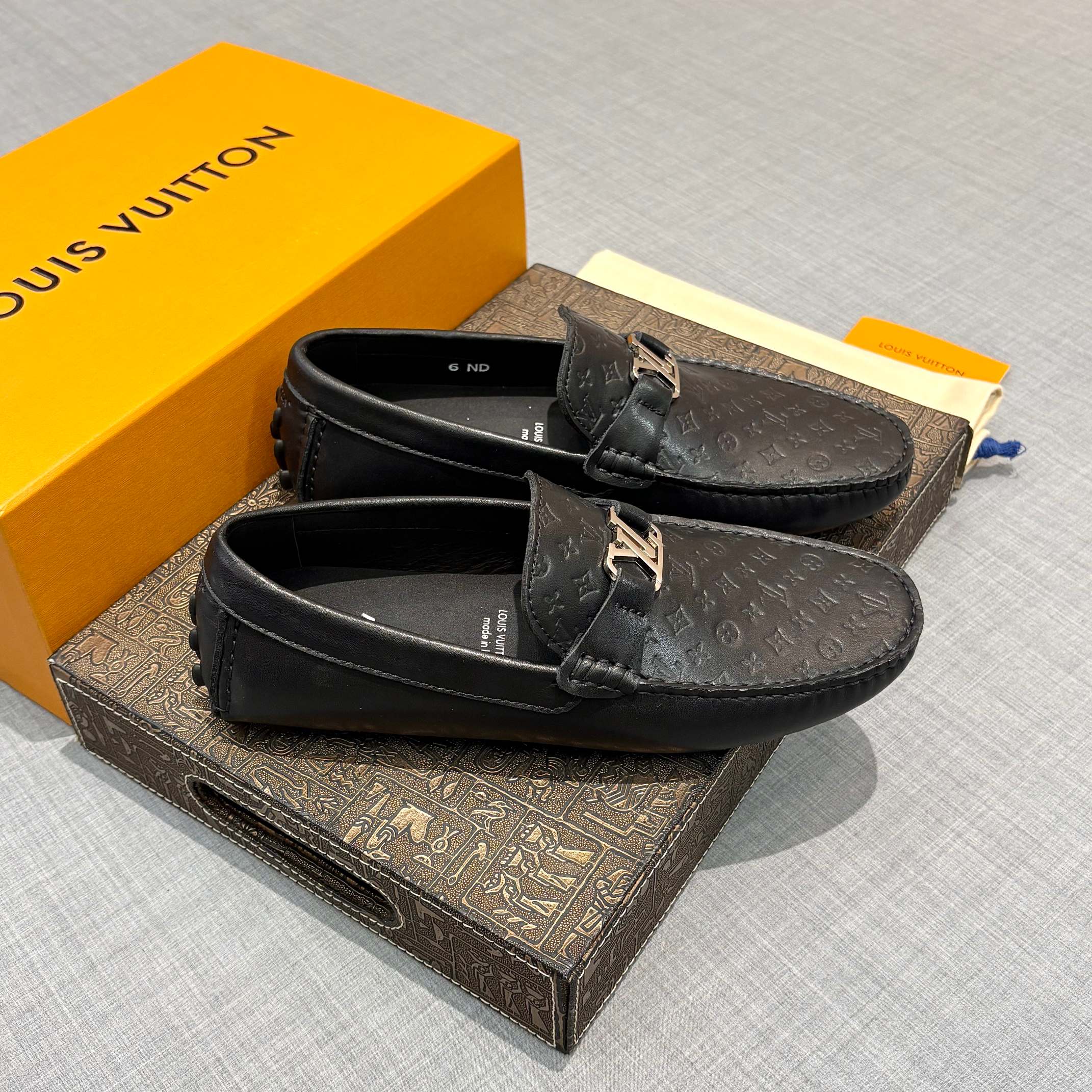 LV Men's Embossed Logo Loafers FNG112143