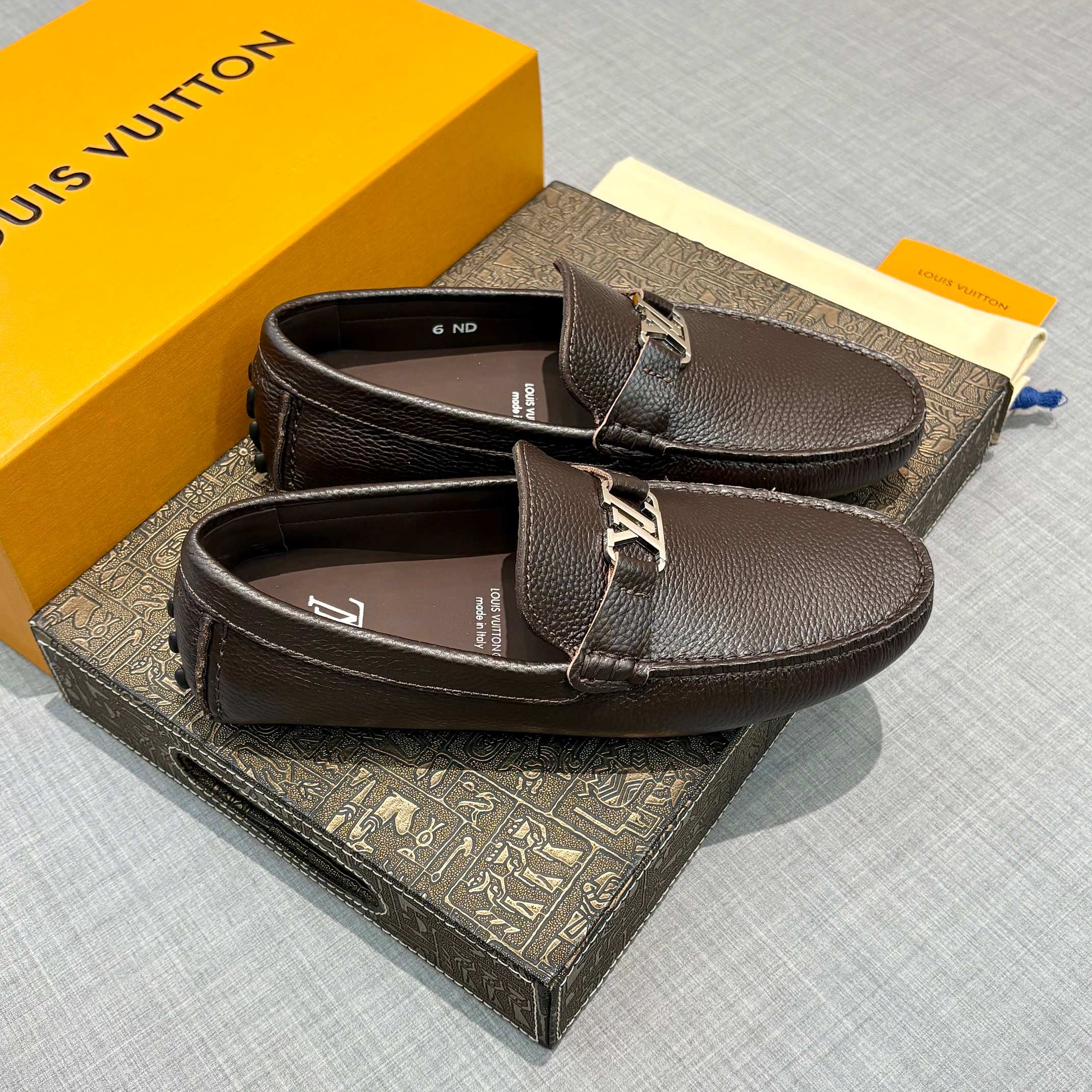 LV Men's Simple Slip-on FNG112142