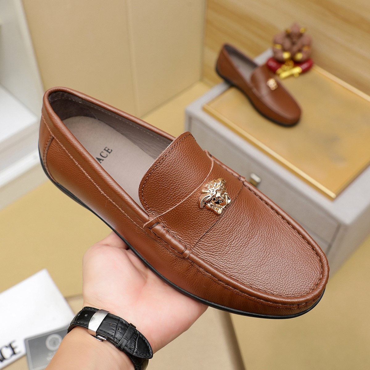 Vs Men's Medusa Logo Loafers FNG112104