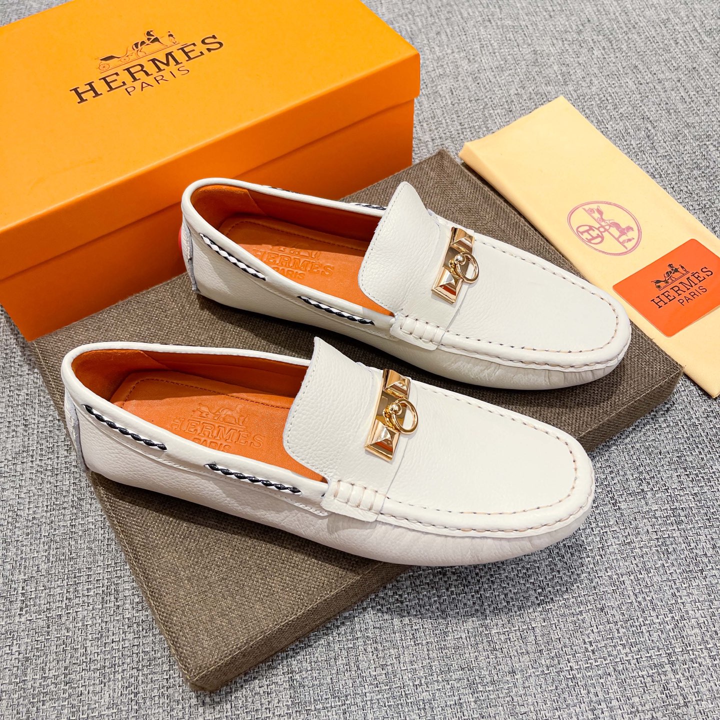 HM Men's Classic White Leather Loafers FNG112108