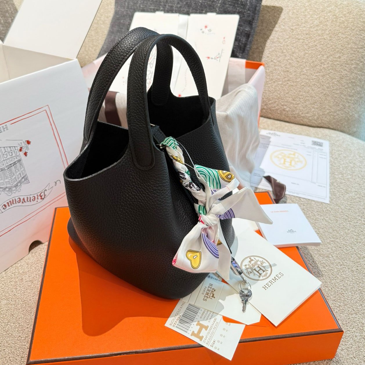 HM Classic Handbag FNG112226