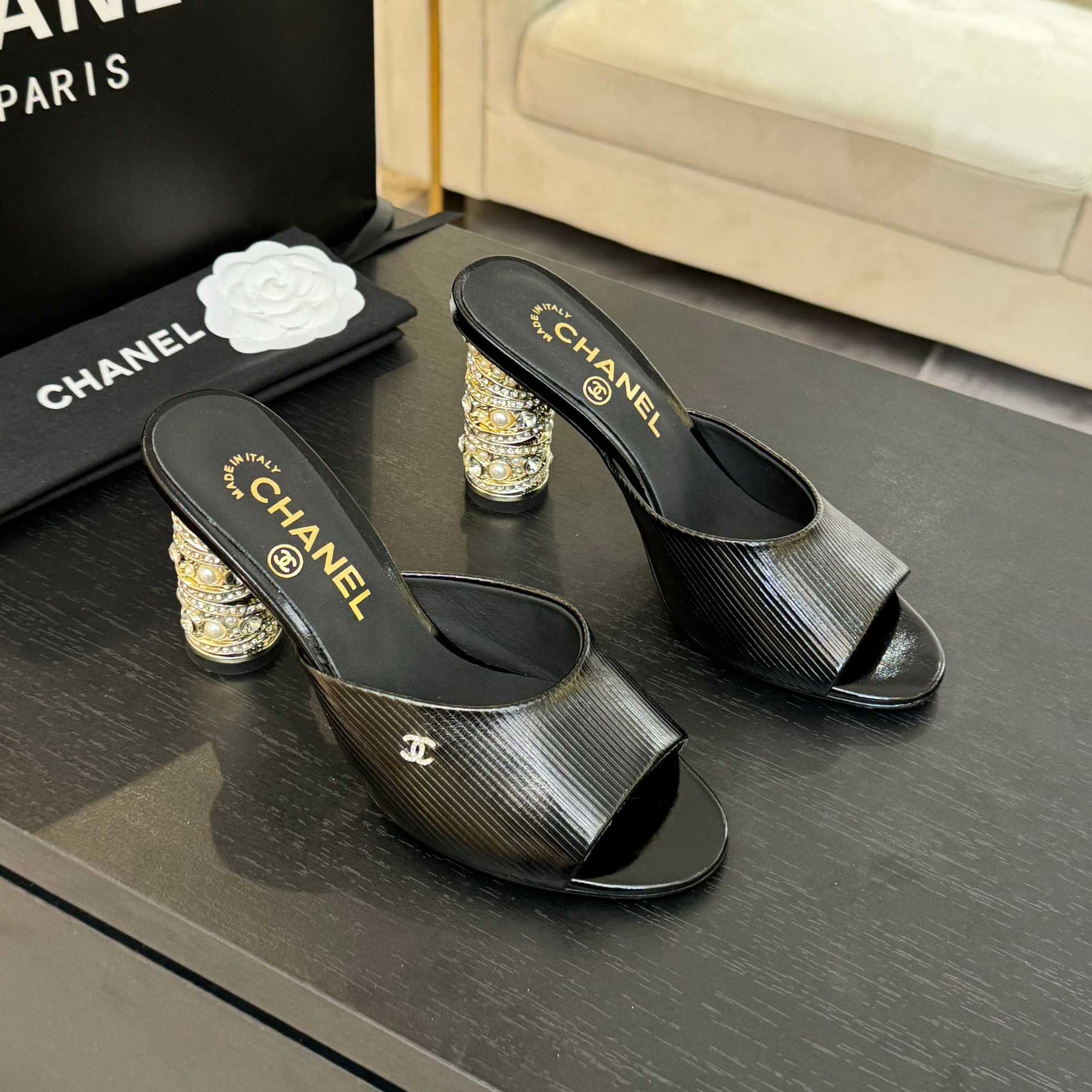 CH 25New Pearl-Embellished Heel Women's Sandals XX25092526