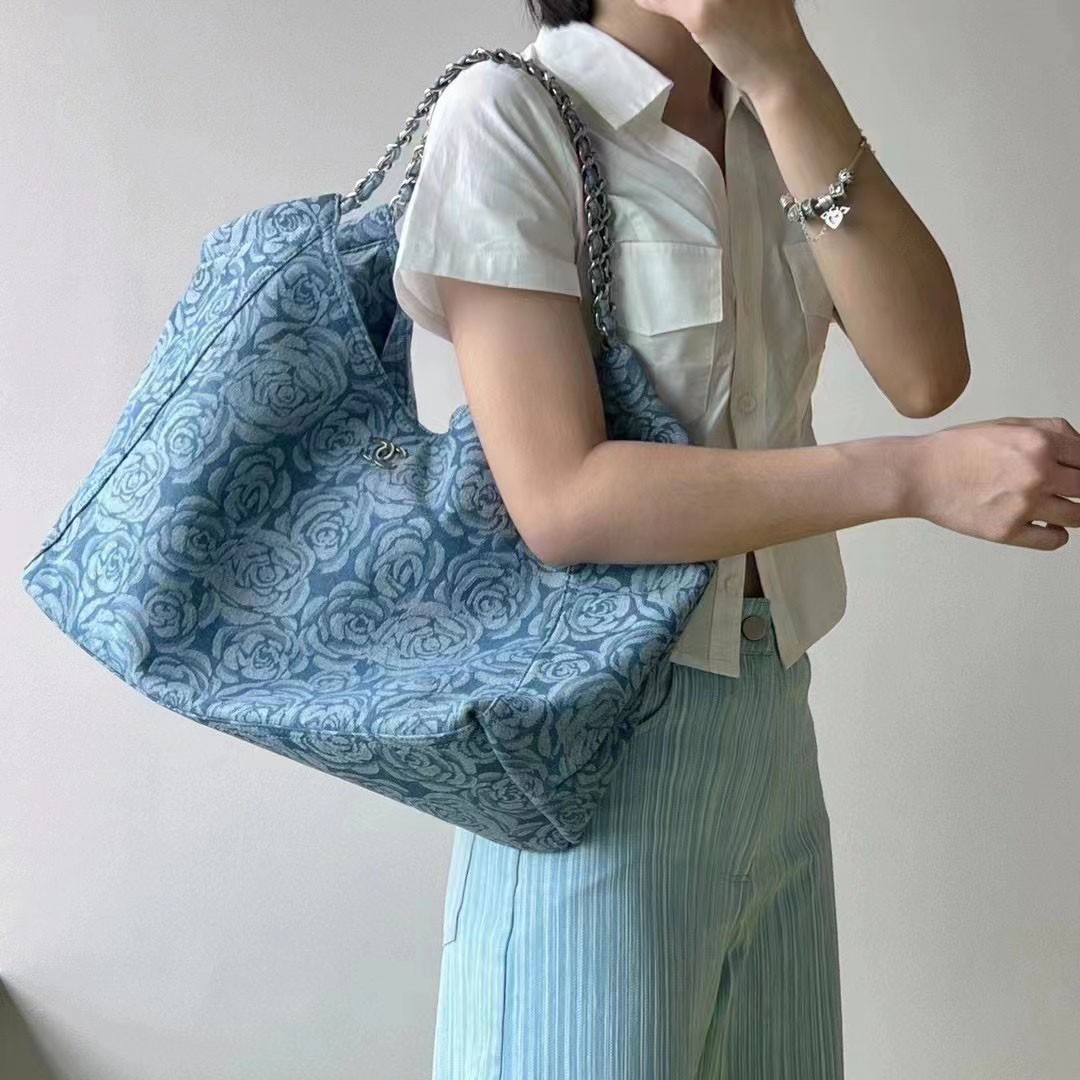 CH Cowboy Camellia Shopping Bag FNG112234