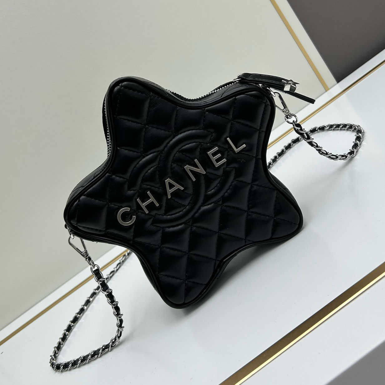 CH Five-Pointed Star Shoulder Bag FNG112232