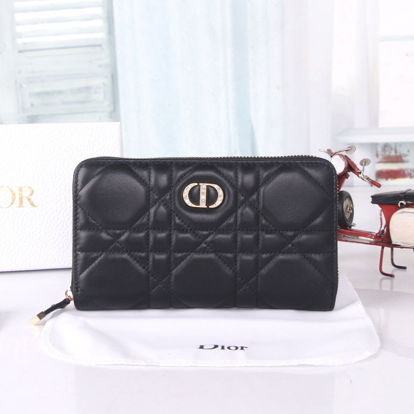 CD Women's Flip Wallet FNG112514