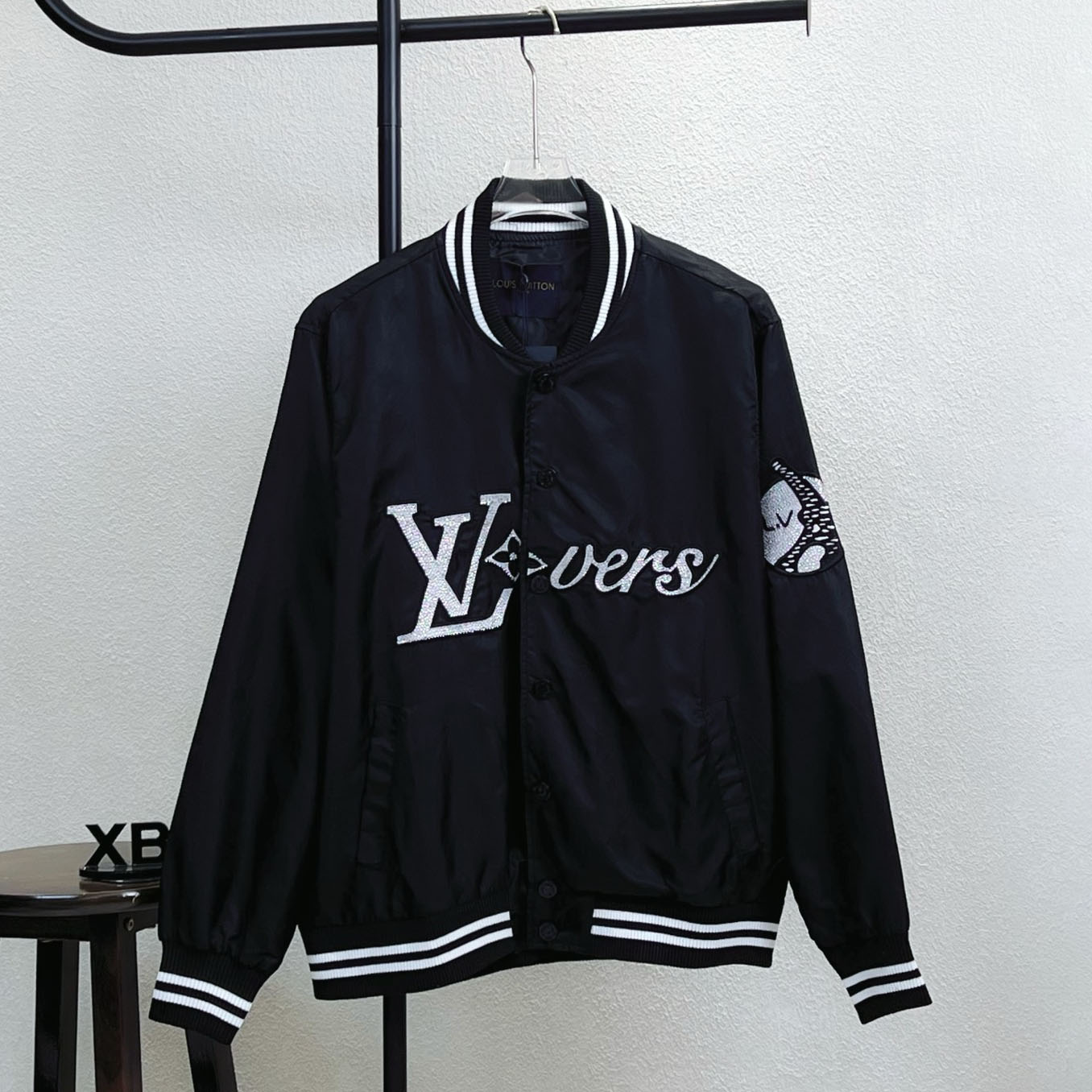 LV Men's Lettering Rhinestone Embroidered Jacket FNG112524