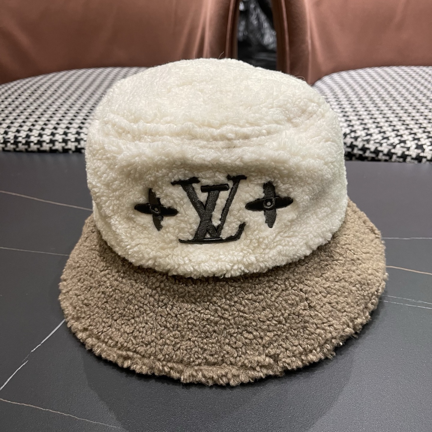 LV Shearling Bucket Hat YVTF112704
