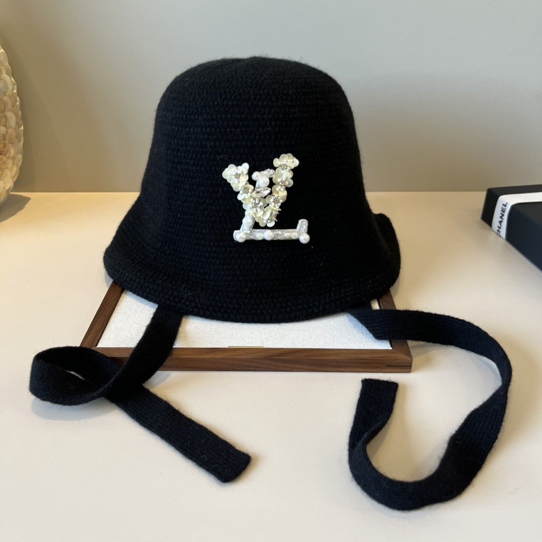 LV Knit Tie-Waist Beret Hat YVTF112709