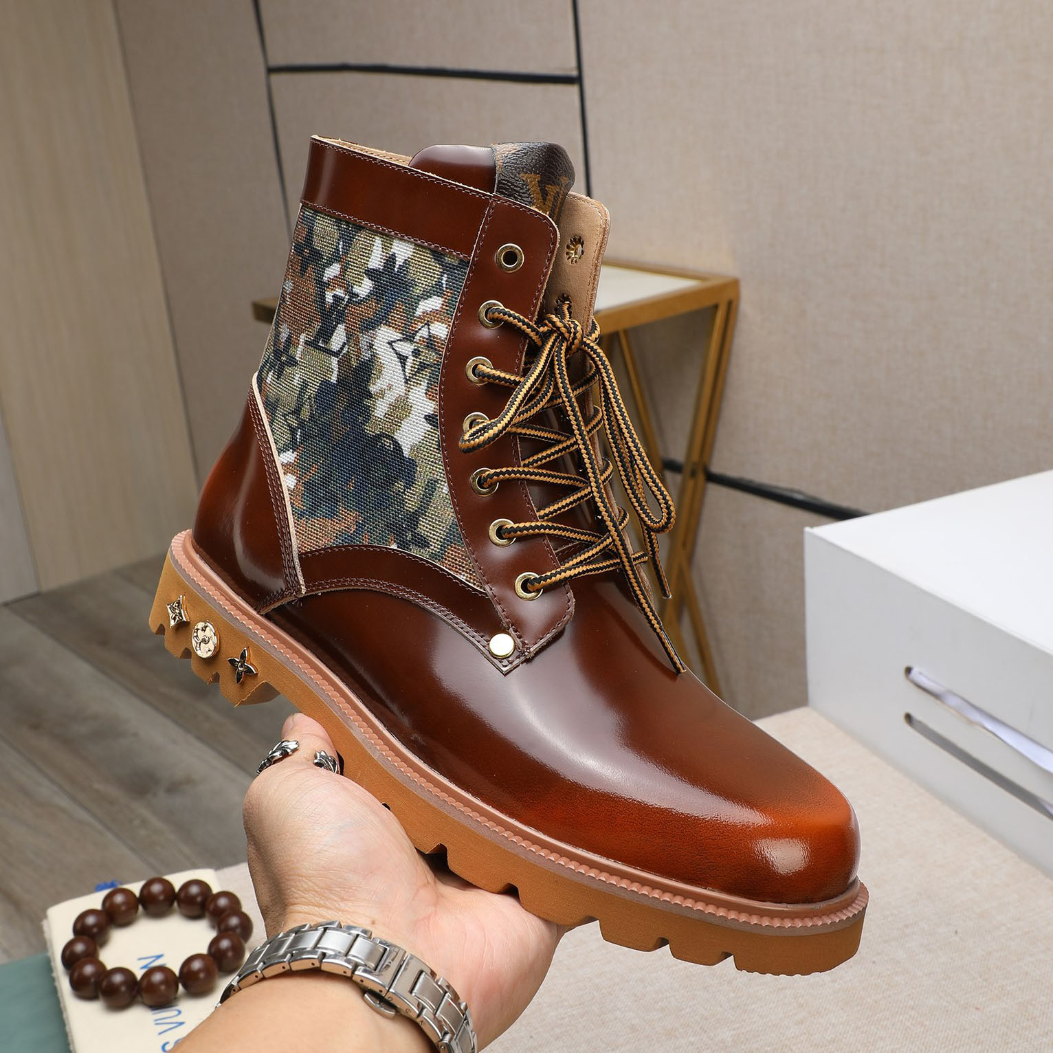 LV Men's High-Top Casual Leather Shoes FNG112728