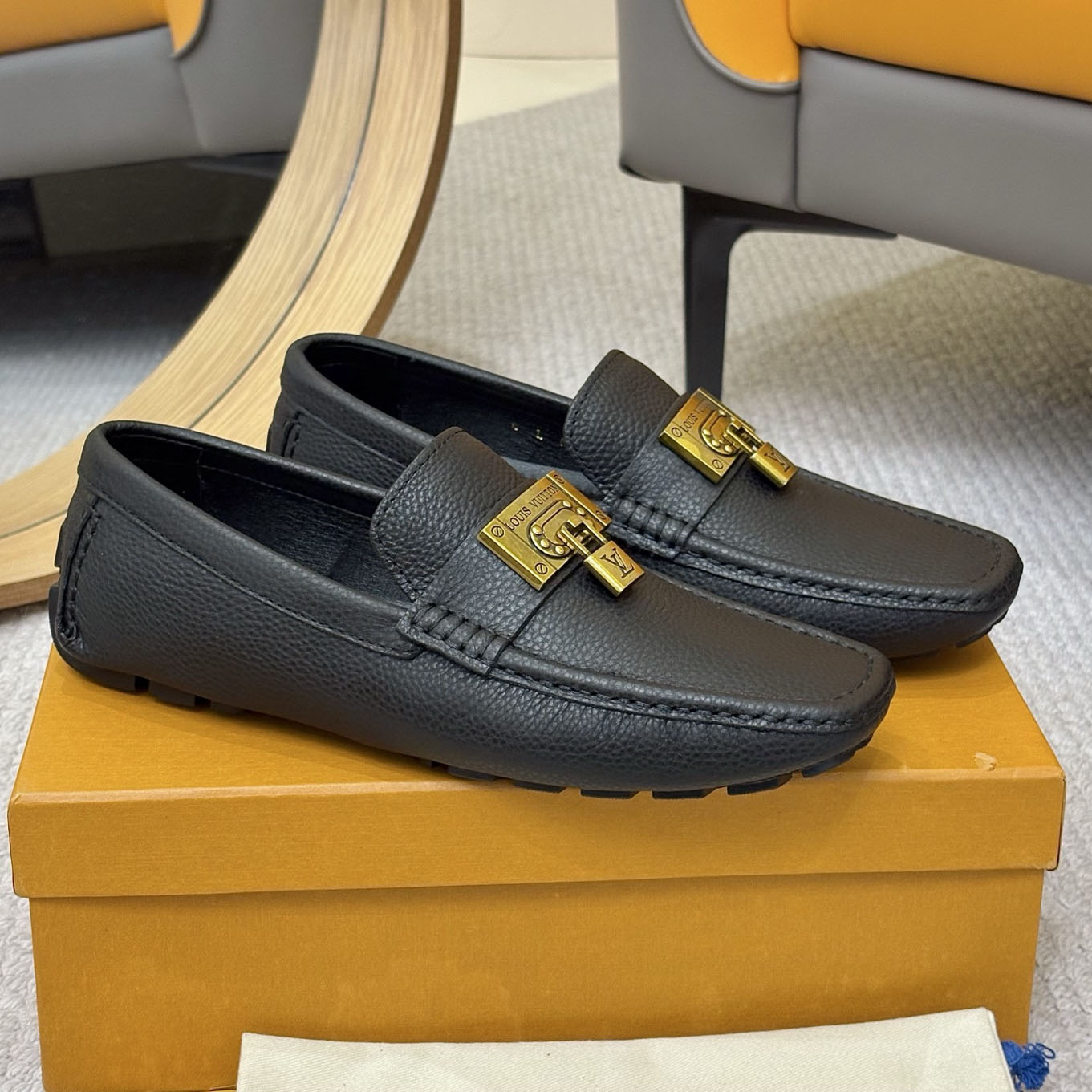 LV Men's Casual Loafers FNG112721
